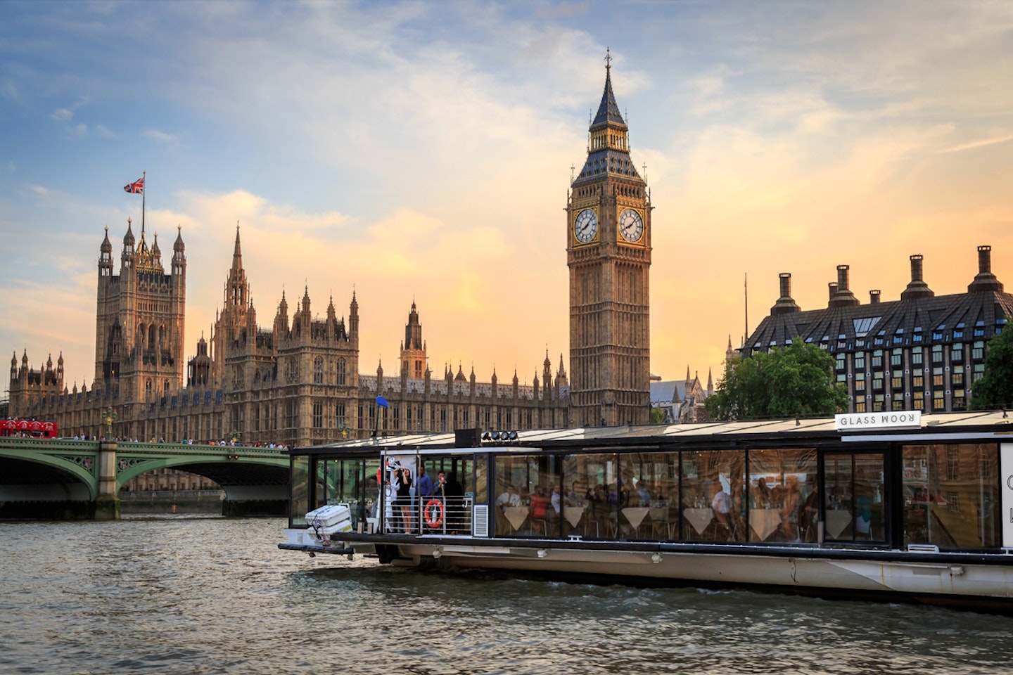 Bateaux London Three Course Sunday Lunch River Cruise with Live Music for Two