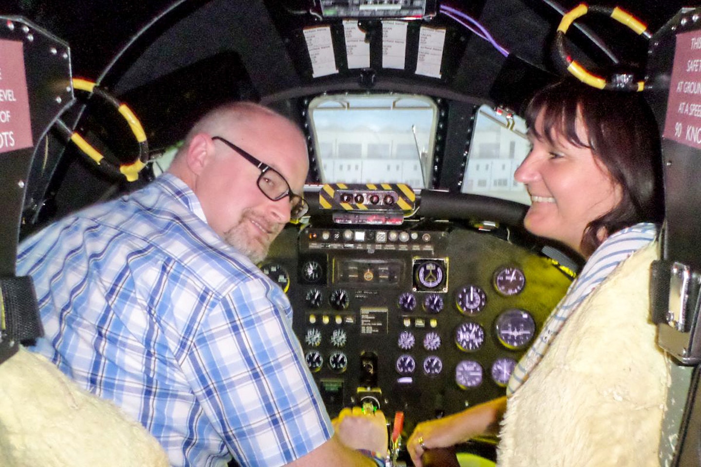 Fly the World's Only Vulcan Bomber Flight Simulator - 90 Minutes