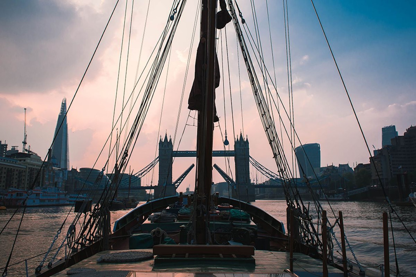 Immersive Tour on The Thames Sailing Barge and Lunch