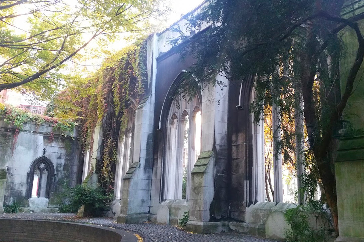 Alleyways and Courtyards of London Walking Tour for Two