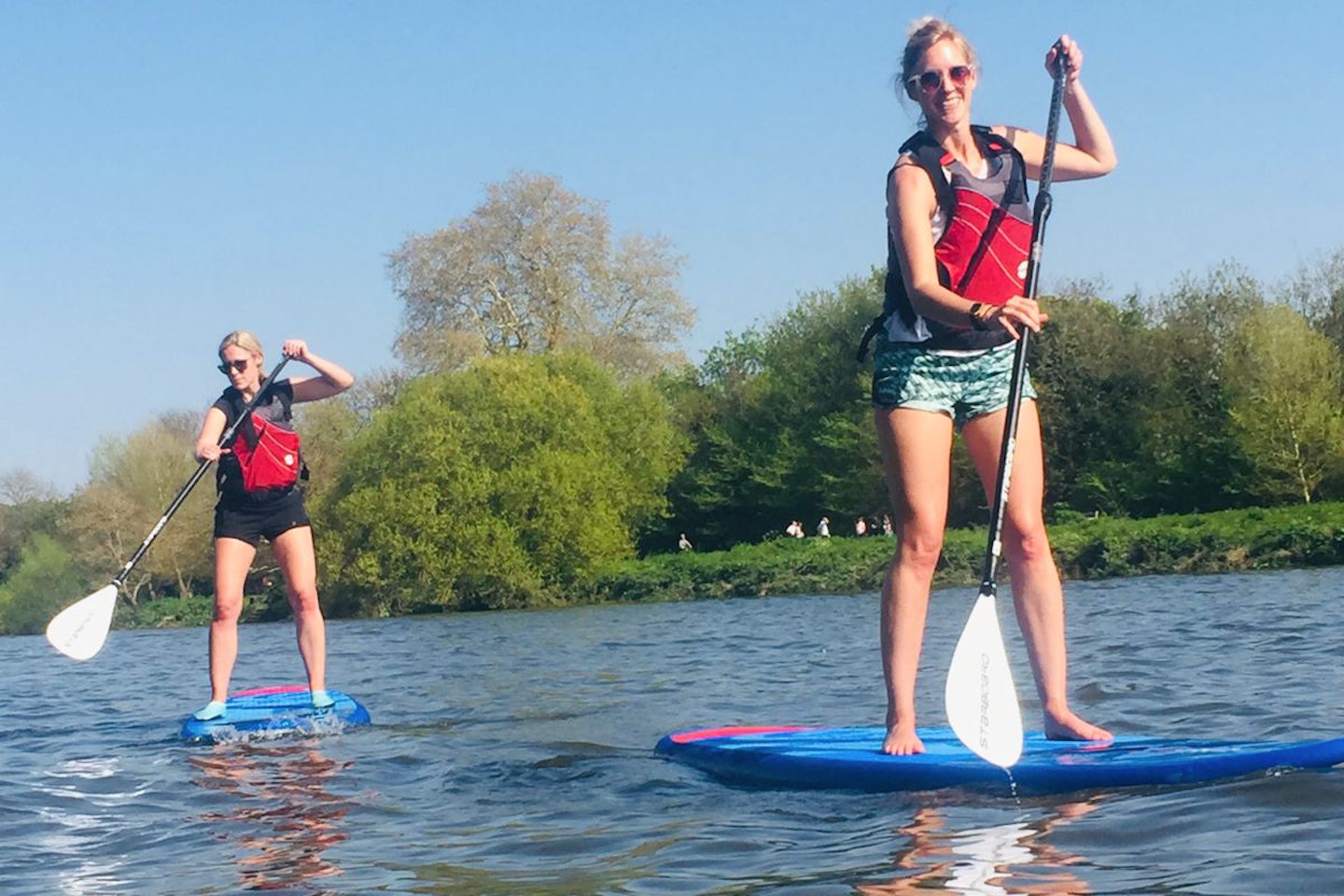 Thames Stand Up Paddleboard Experience for Two in Richmond