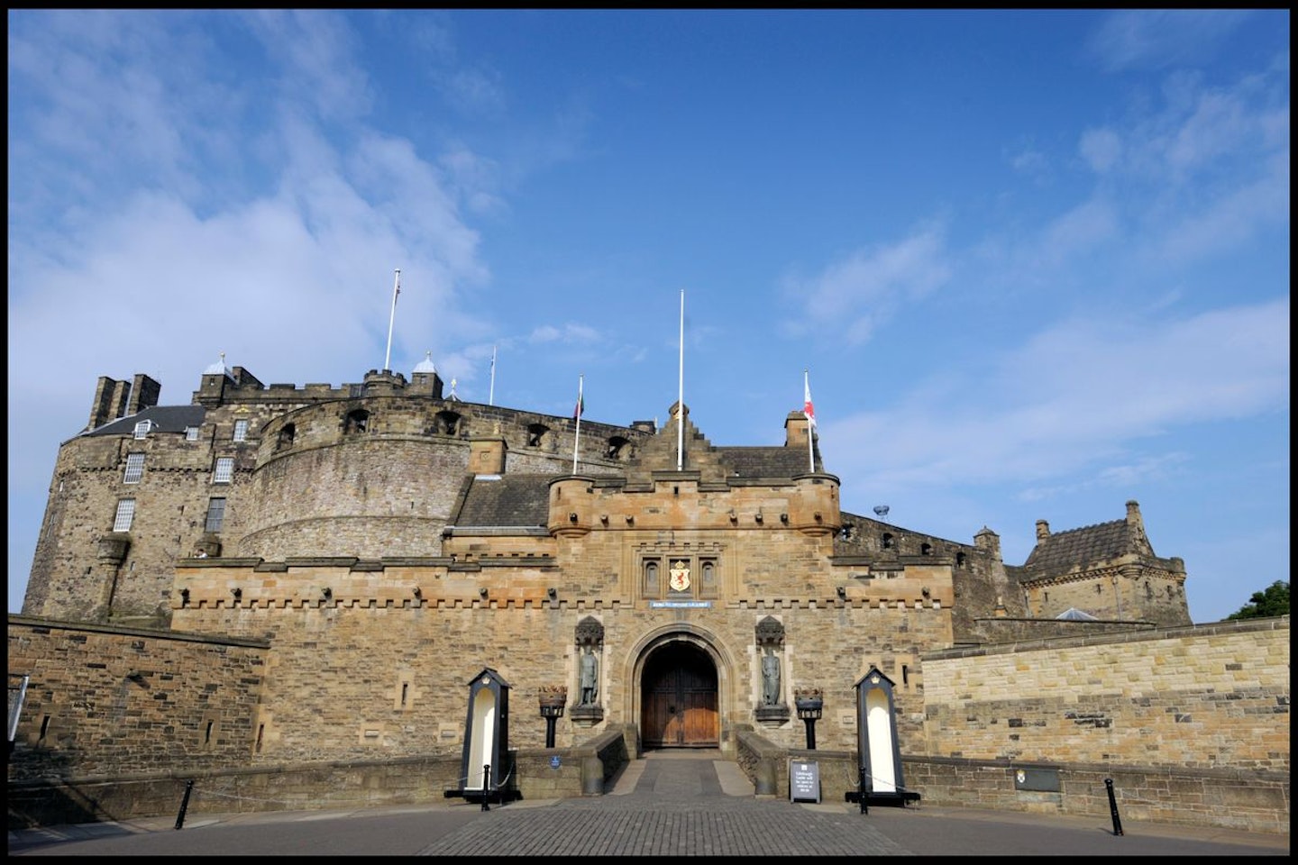 Visit to Edinburgh Castle with Three Course Meal at Gusto For Two