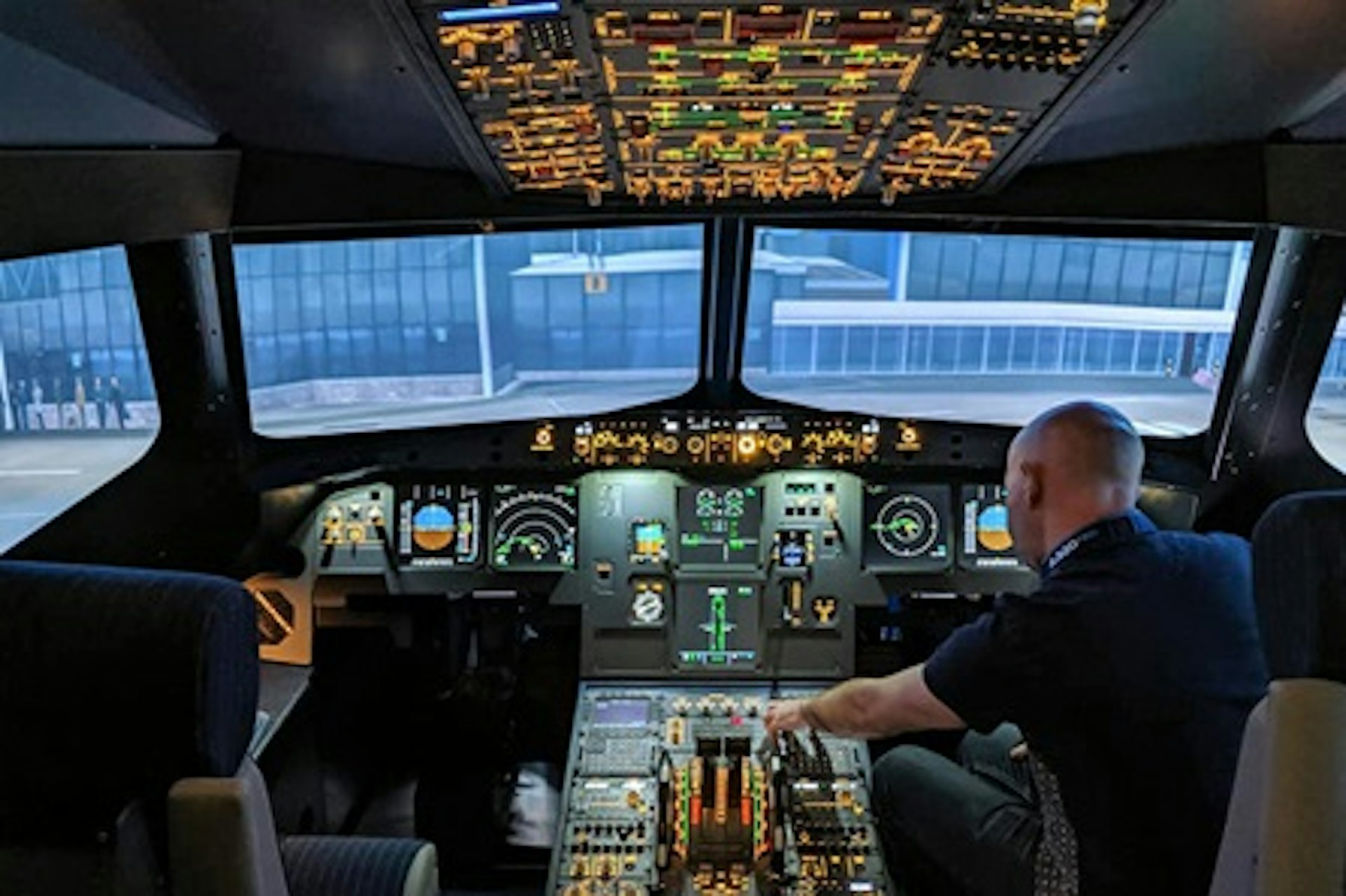 90 minute Airbus A320 Full Motion Flight Simulator 1