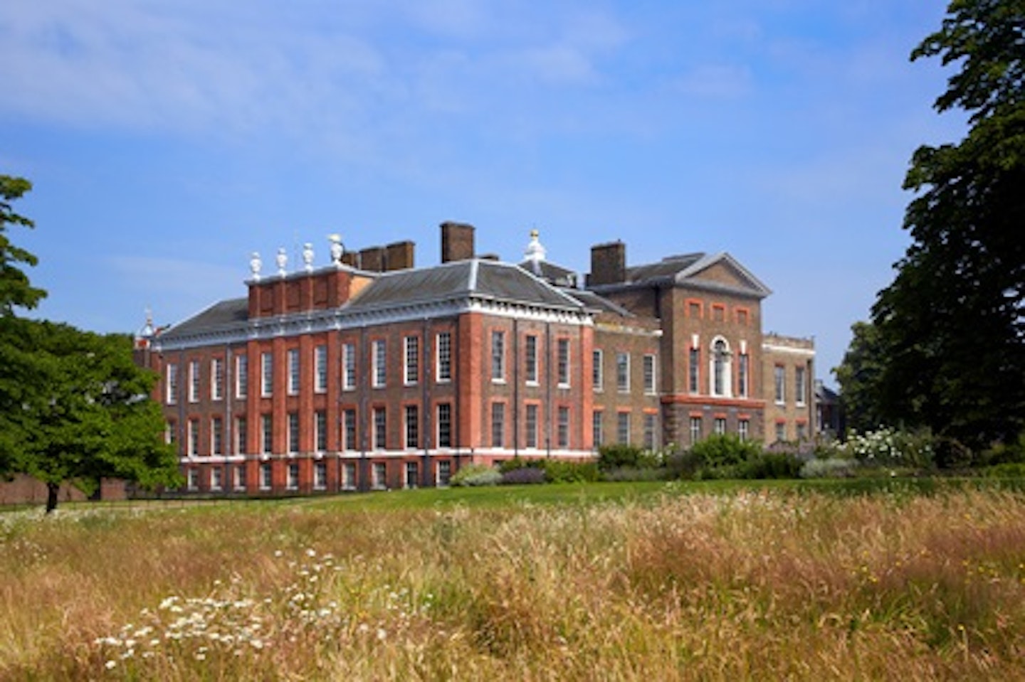 Visit to Kensington Palace and Champagne Afternoon Tea for two at the 5* Bentley Hotel, London 3