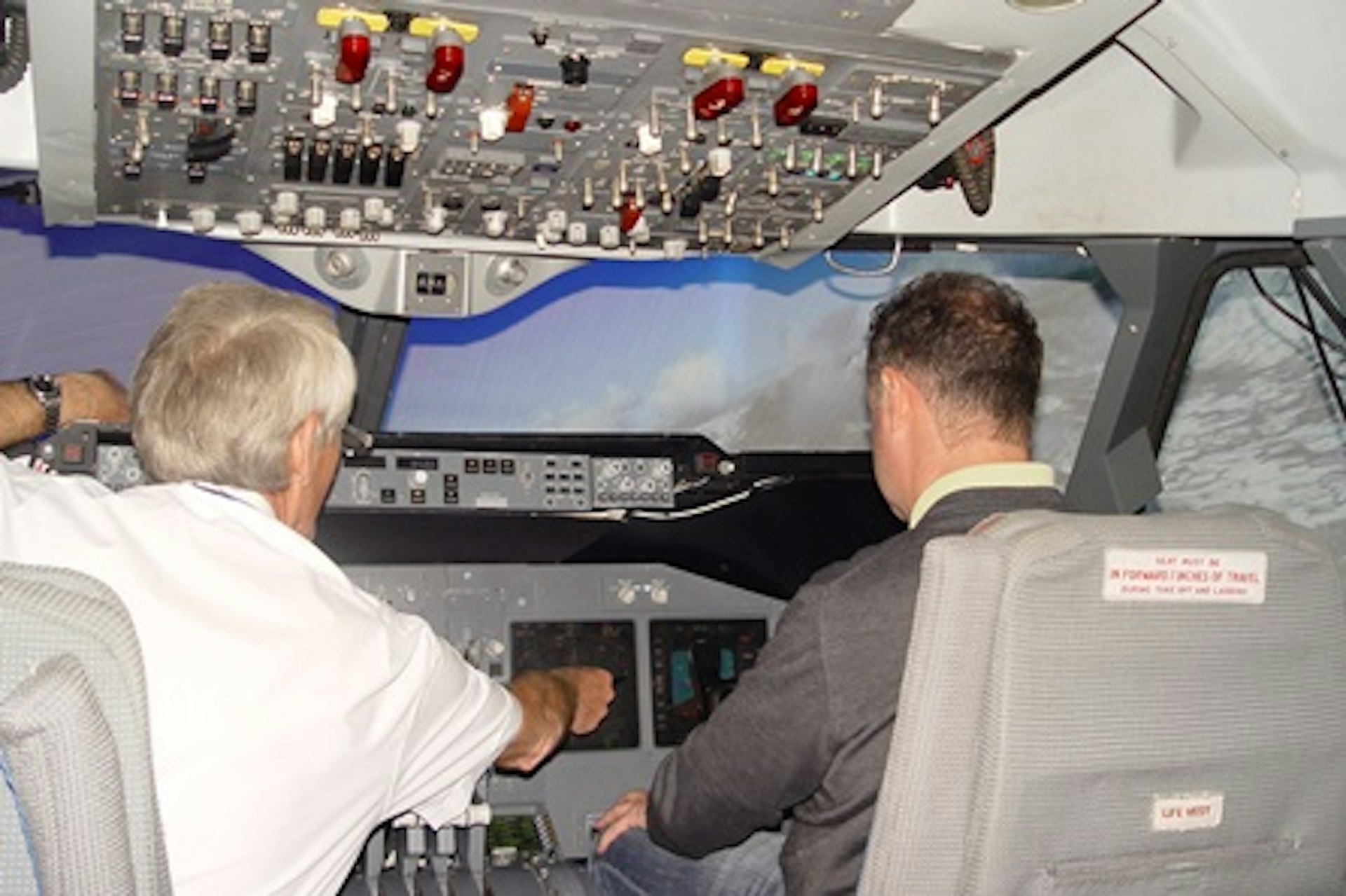 Boeing 747 Flight Simulator Experience For 60 Minutes 3