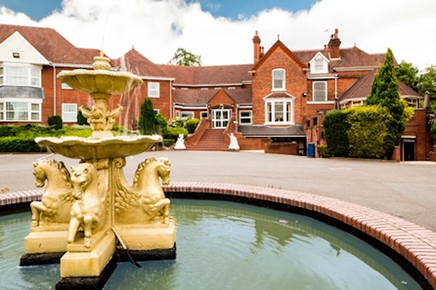 One Night Break with Dinner for Two at the Mercure Kidderminster Hotel