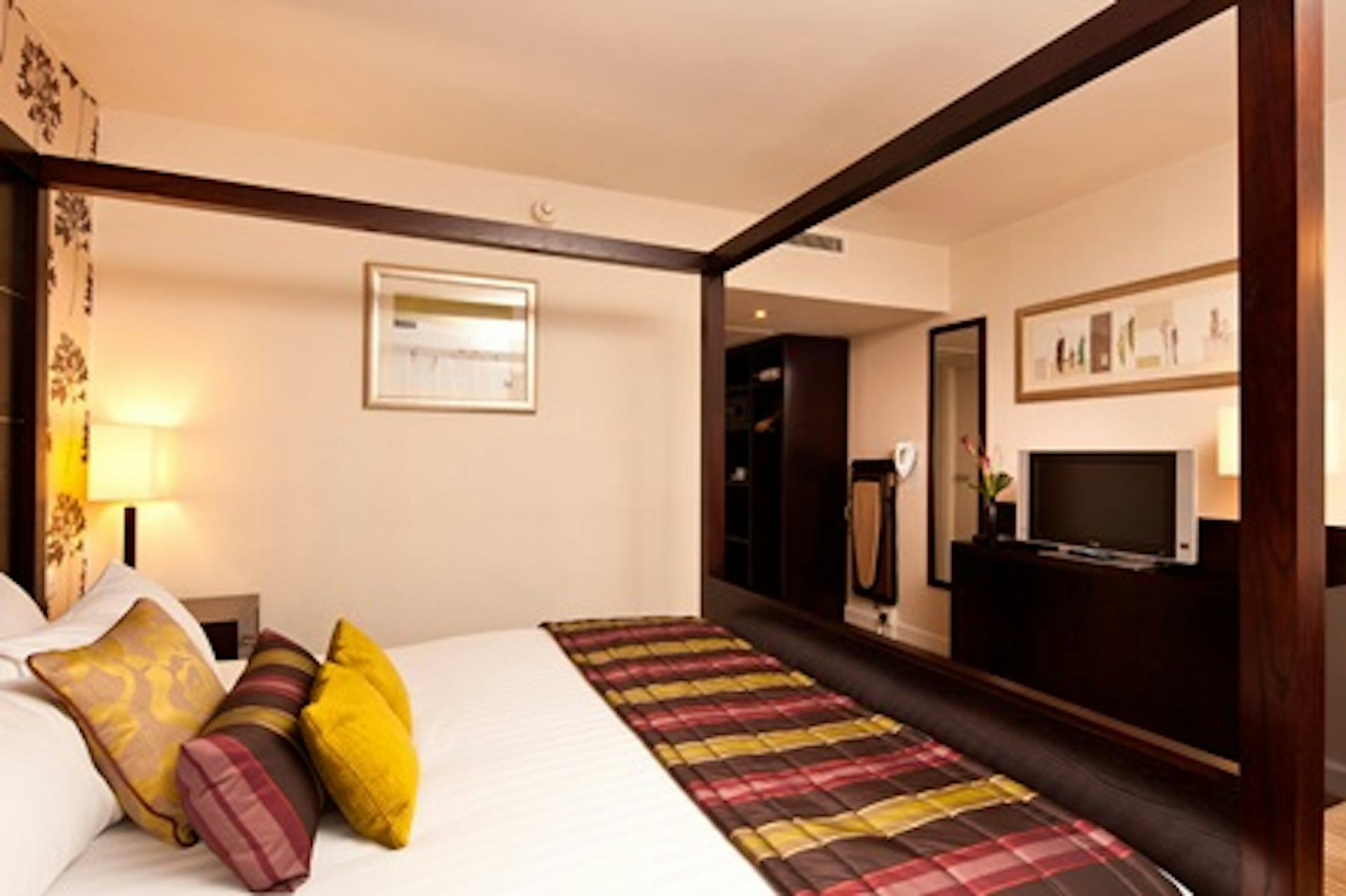 One Night Break with Dinner for Two at the Mercure Manchester Piccadilly Hotel