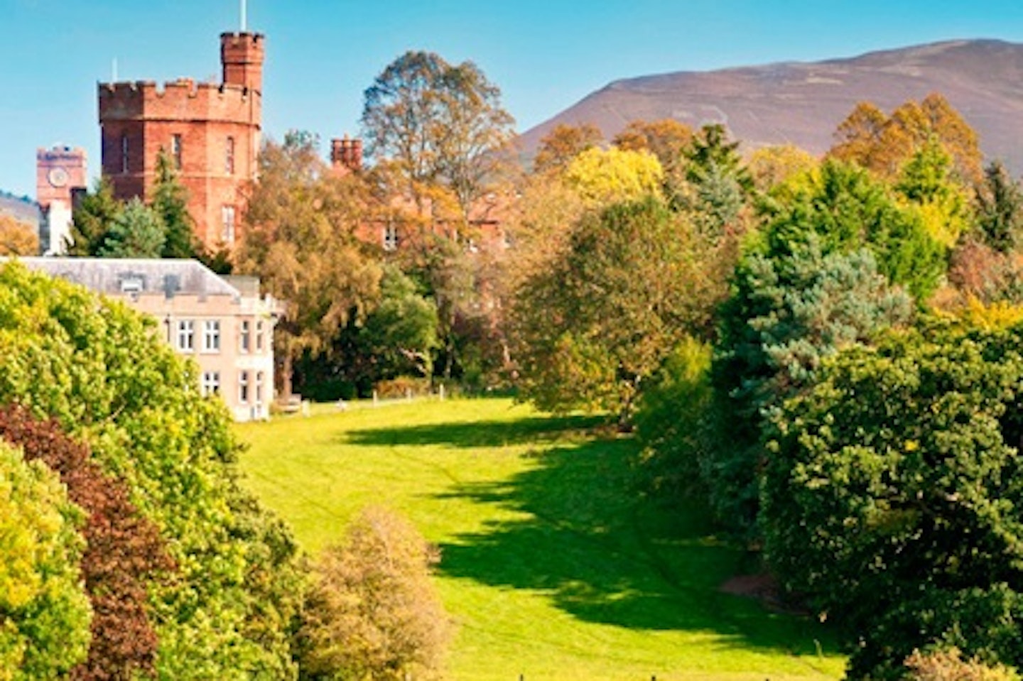 One Night Romantic Escape with Prosecco and Dinner for Two at Ruthin Castle 3