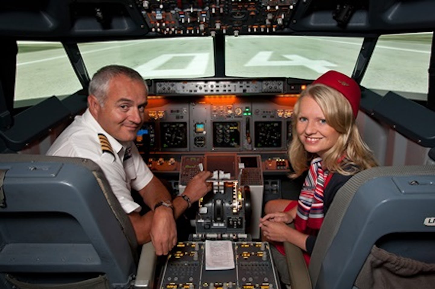 Flight Simulator Experience Aboard a Boeing 737 - 30 Minutes