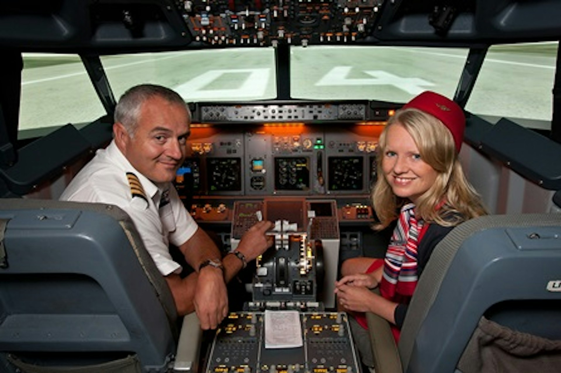Flight Simulator Experience Aboard a Boeing 737 - 30 minutes 1