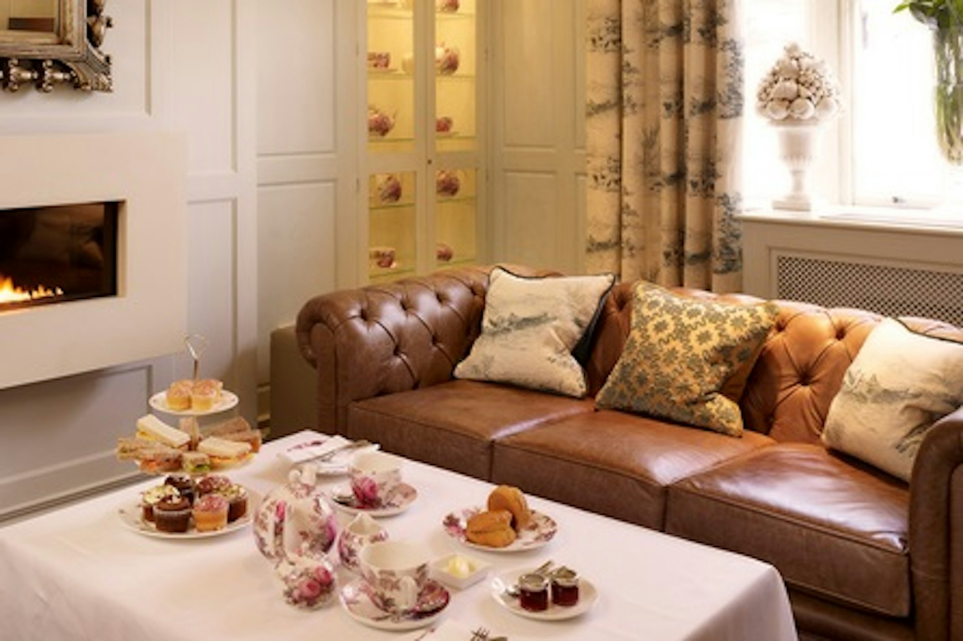 Afternoon Tea and River Sightseeing Cruise for Two in Historic Stratford Upon Avon 2