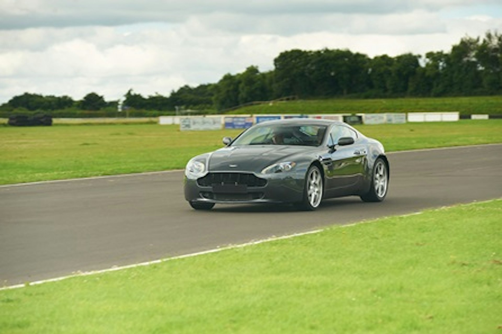 Aston Martin Thrill 1