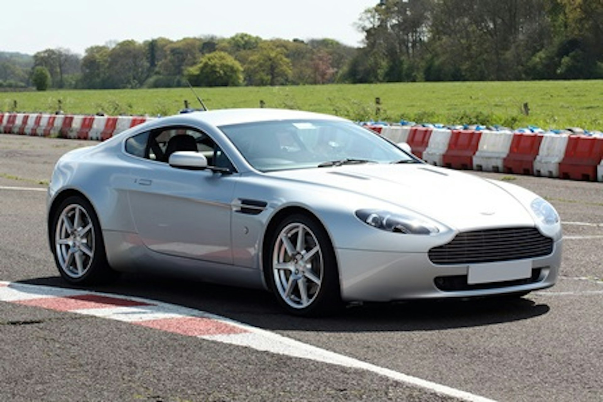 Aston Martin Thrill 2