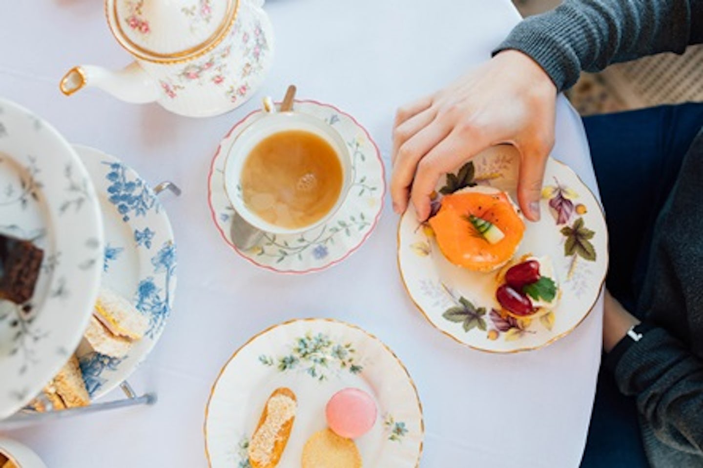 Castles, Palaces and Gardens with Afternoon Tea for Two