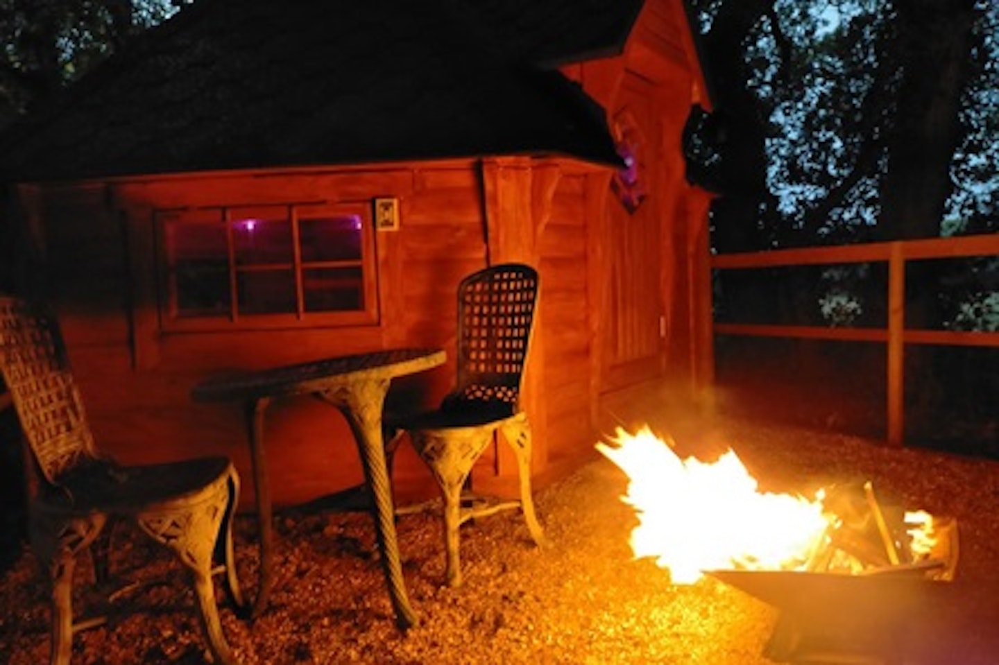 Cosy Two Night Hobbit Hut Escape with Outdoor Spa Use and Champagne for Two at Oak Lodge Retreat 3