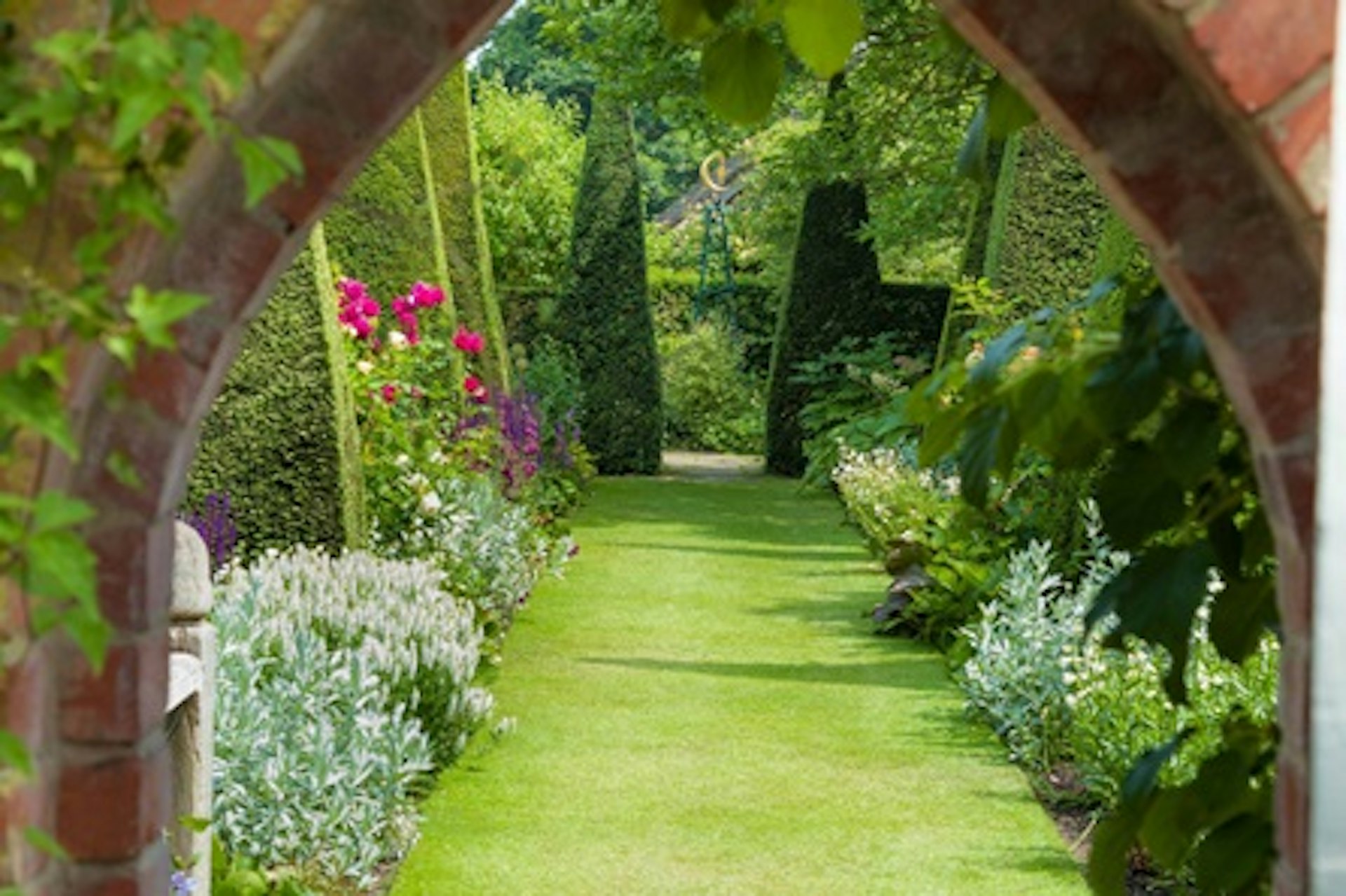 Exclusive Day at Wollerton Old Hall Gardens with Chris Beardshaw including Tour and Lunch 2
