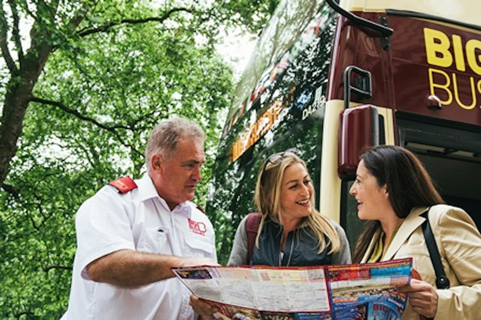 Explore London with Hop-On, Hop-Off Sightseeing Bus Tour and River Cruise for Two 3