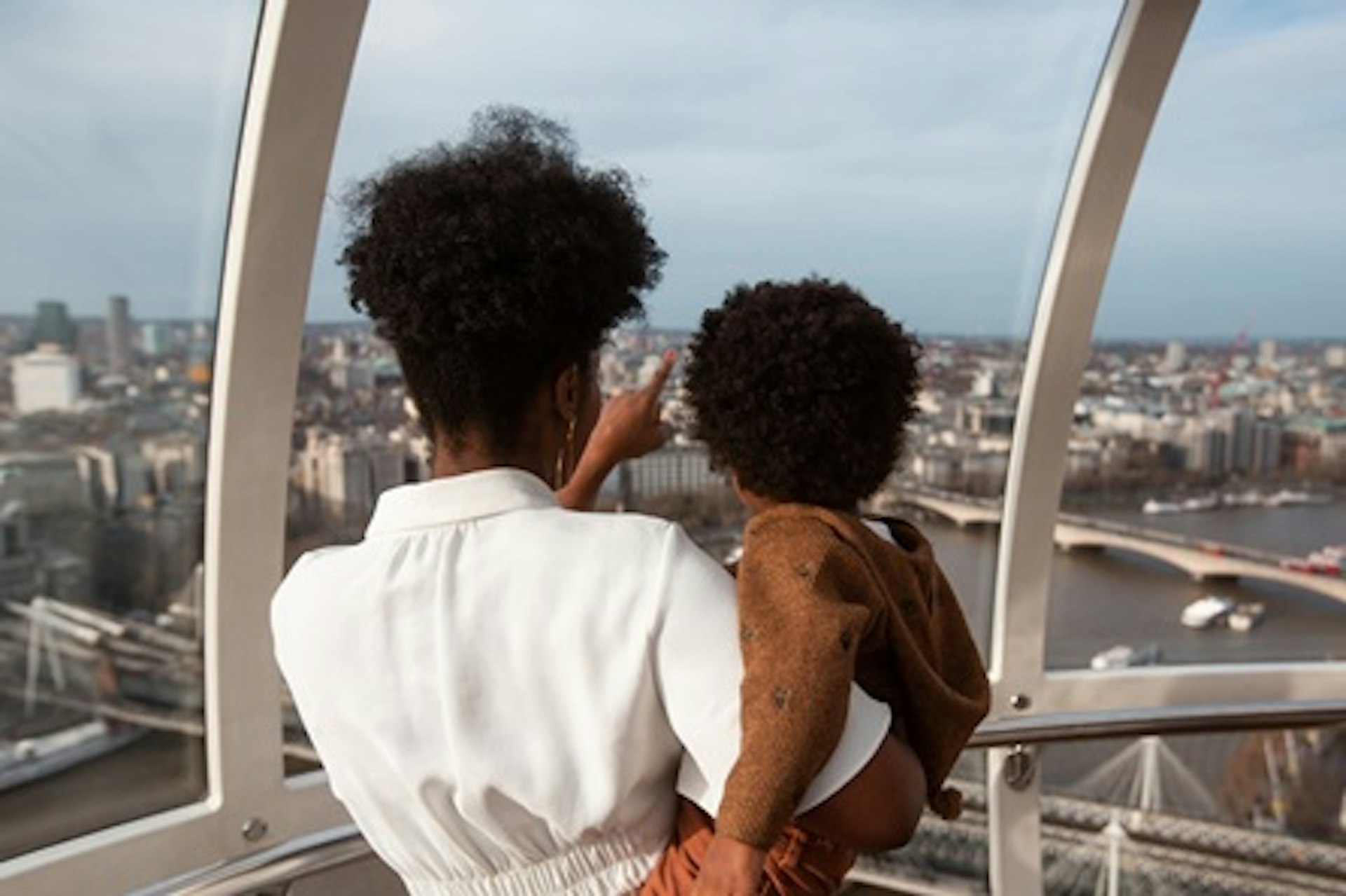 Family Visit to the London Eye for Two Adults and One Child 3
