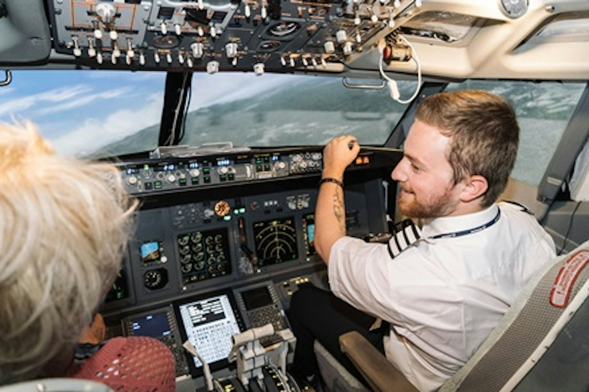 Flight Simulator Experience Aboard a Boeing 737 - 45 minutes 2