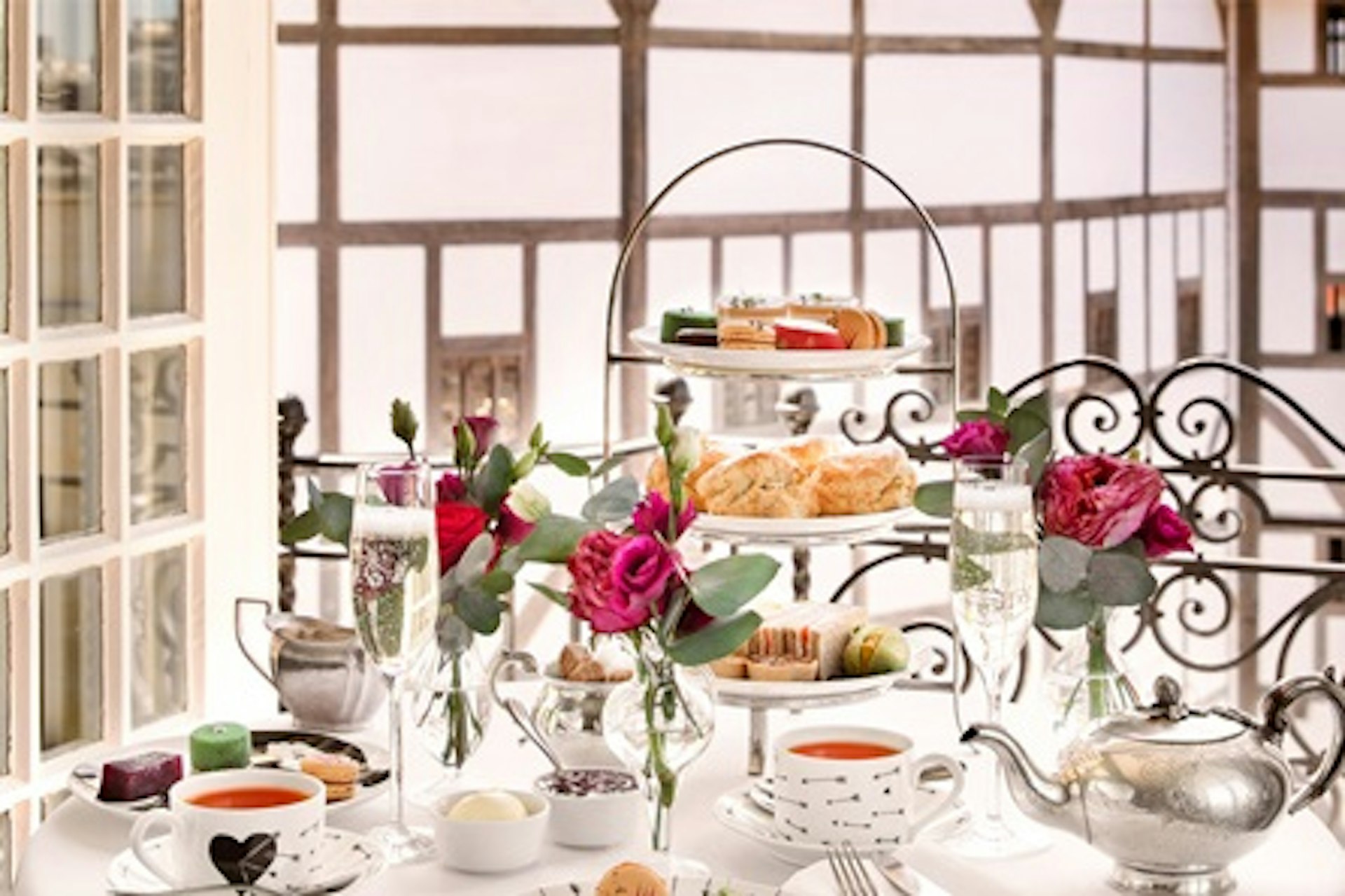 Guided Tour of Shakespeare's Globe and Theatrical Inspired Afternoon Tea at The Swan for Two 4