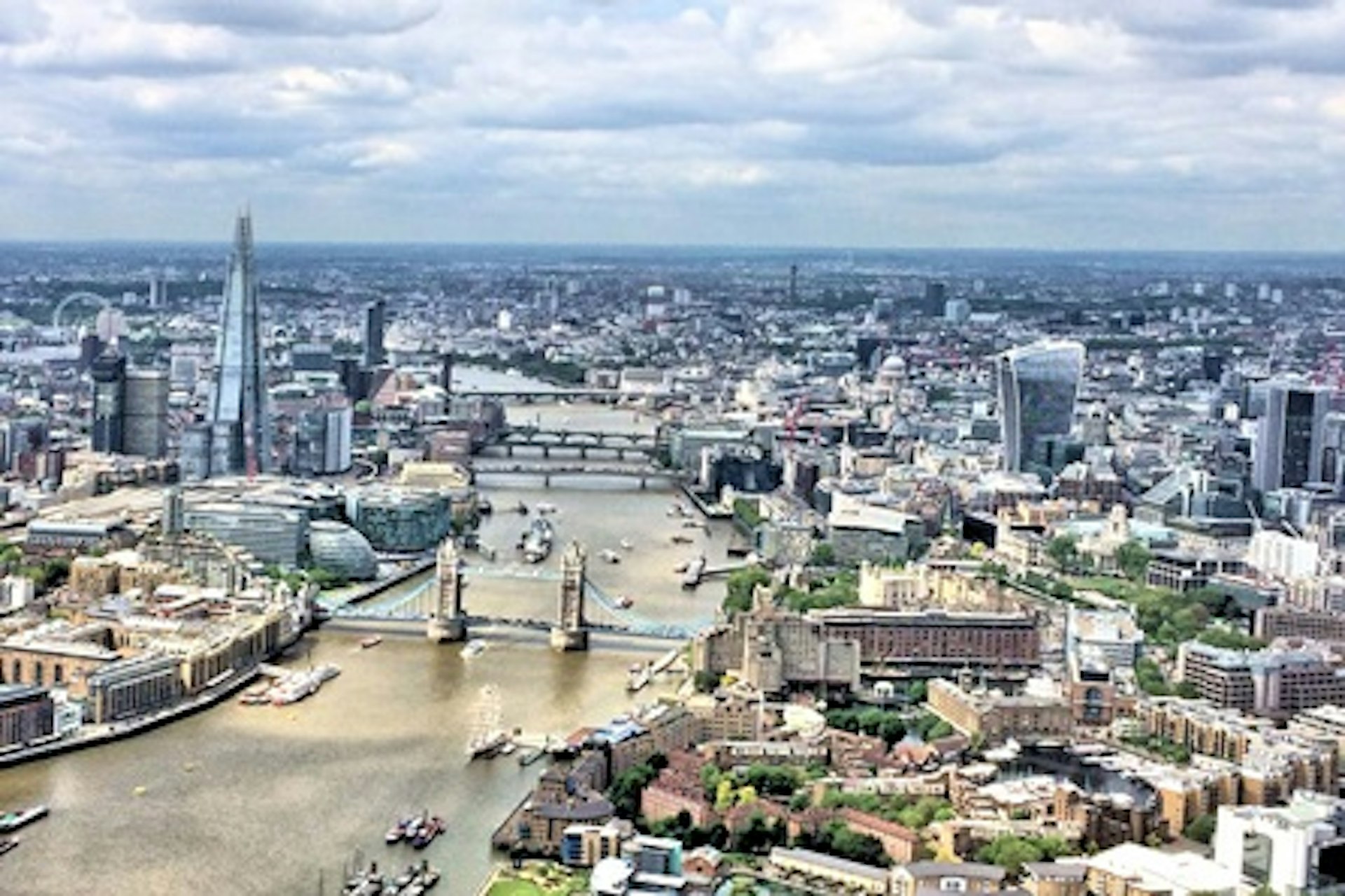 Helicopter Sightseeing Flight of London for Two 1