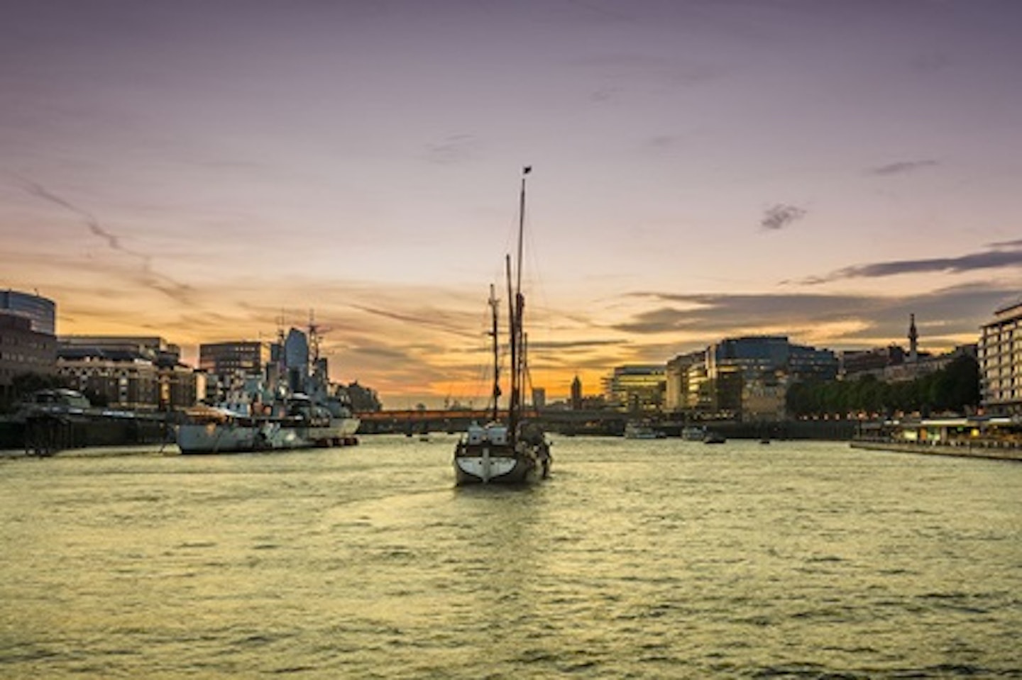 Immersive Tour on The Thames Sailing Barge and Lunch for Two 3