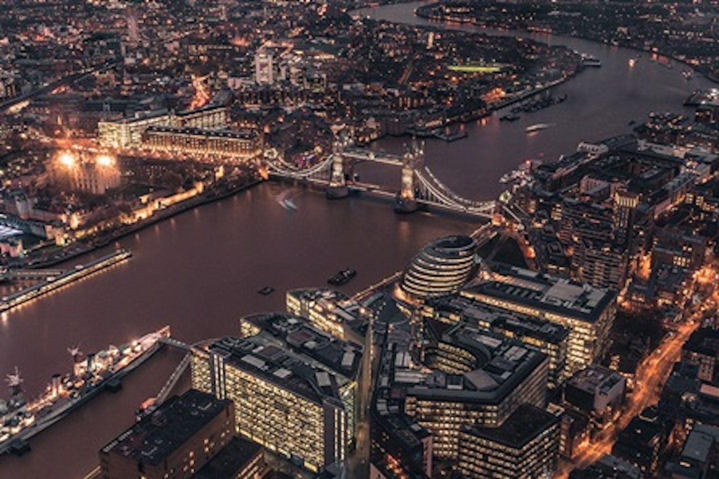 Immersive Tour on The Thames Sailing Barge, Lunch and Entry to The Shard with Champagne for Two 4