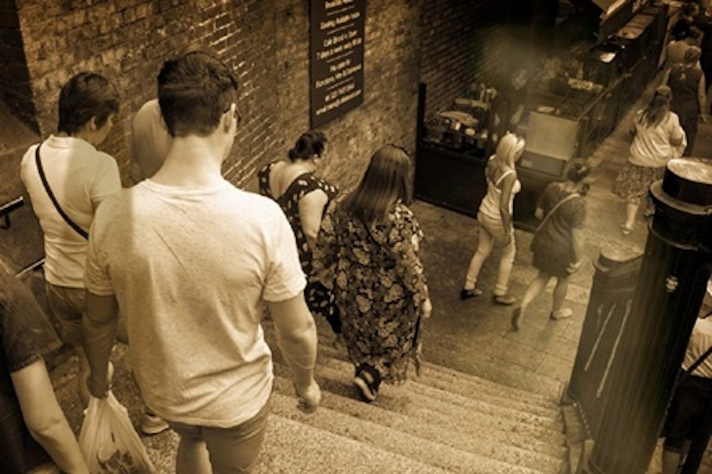 London Bridge Ghost Walking Tour for Two 4