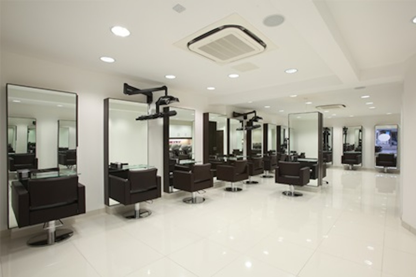 Luxury Blow-Dry at Award-Winning HOB Salons 4