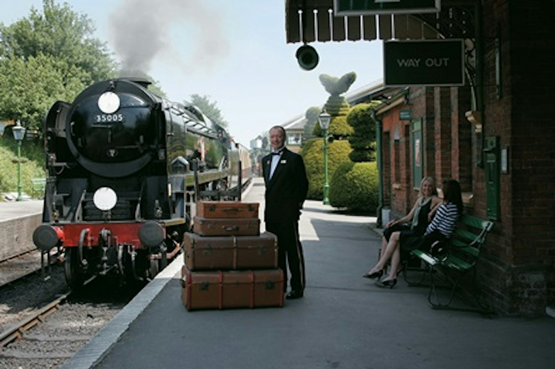 Murder Mystery Lunch for Two on the Belmond British Pullman Luxury Train 3