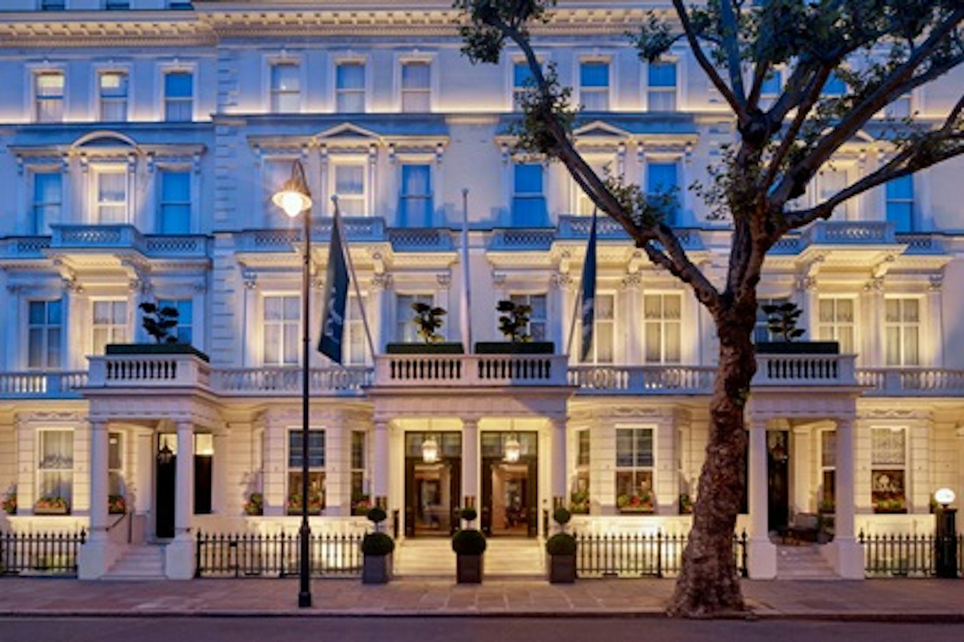 One Night 5* Break with Afternoon Tea for Two at 100 Queen’s Gate Hotel London, Curio Collection by Hilton 4