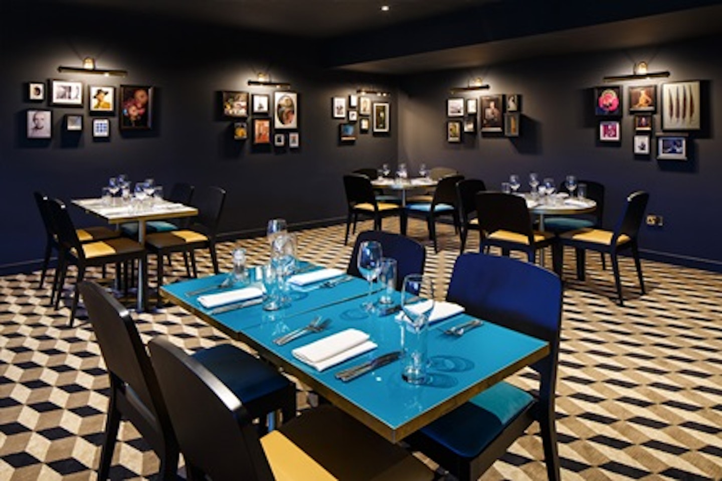 One Night Break with Dinner for Two at the Edinburgh City Hotel, Princes Street 1