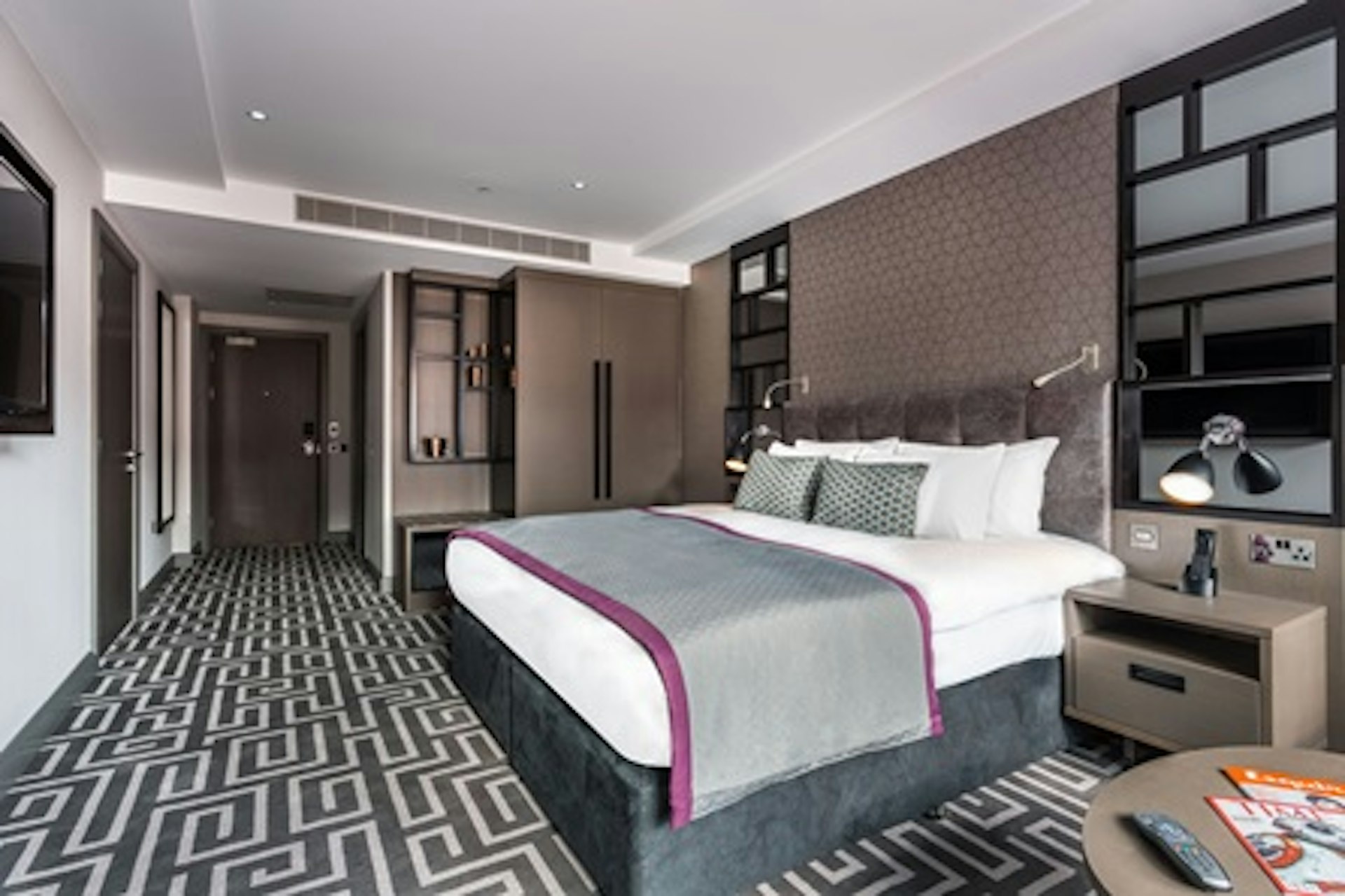 One Night London Break with Champagne for Two at the 5* Courthouse Hotel, Shoreditch 2