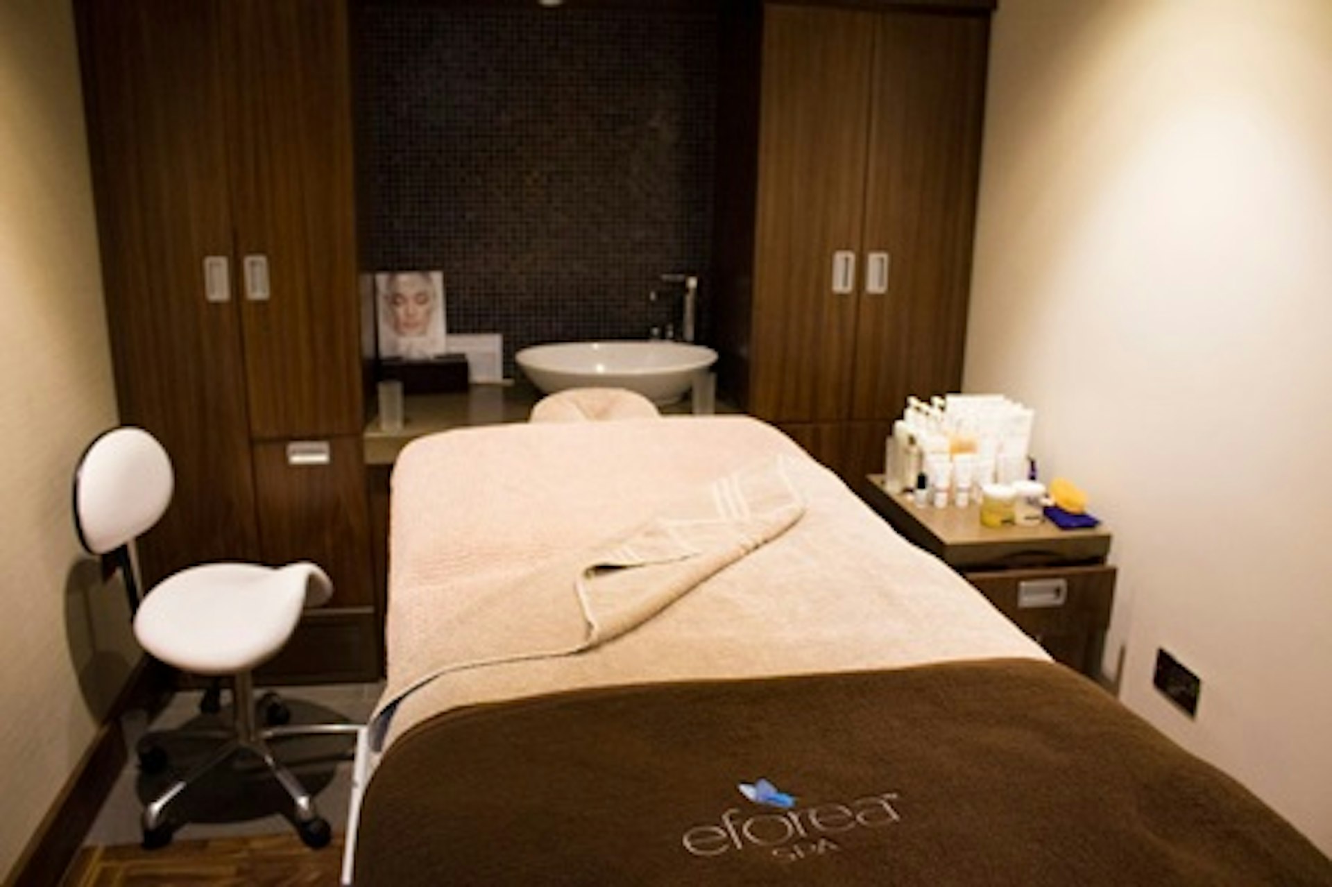 Sunday Night Spa Break with Dinner and Treatment for Two at DoubleTree by Hilton Hotel & Spa Liverpool 2