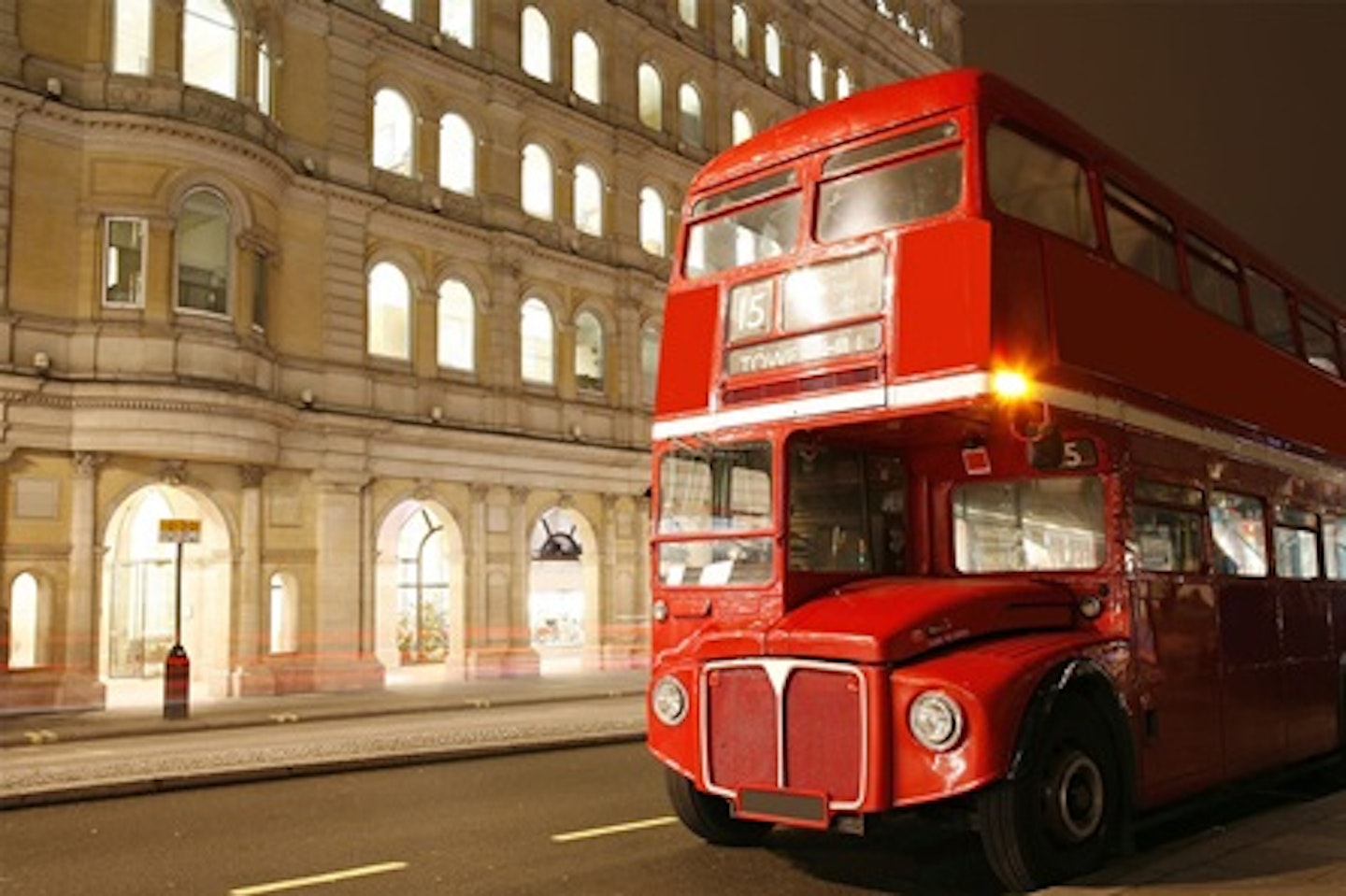 QI - The London Myth Busting Tour on a Vintage Bus with Pub Lunch for Two 4