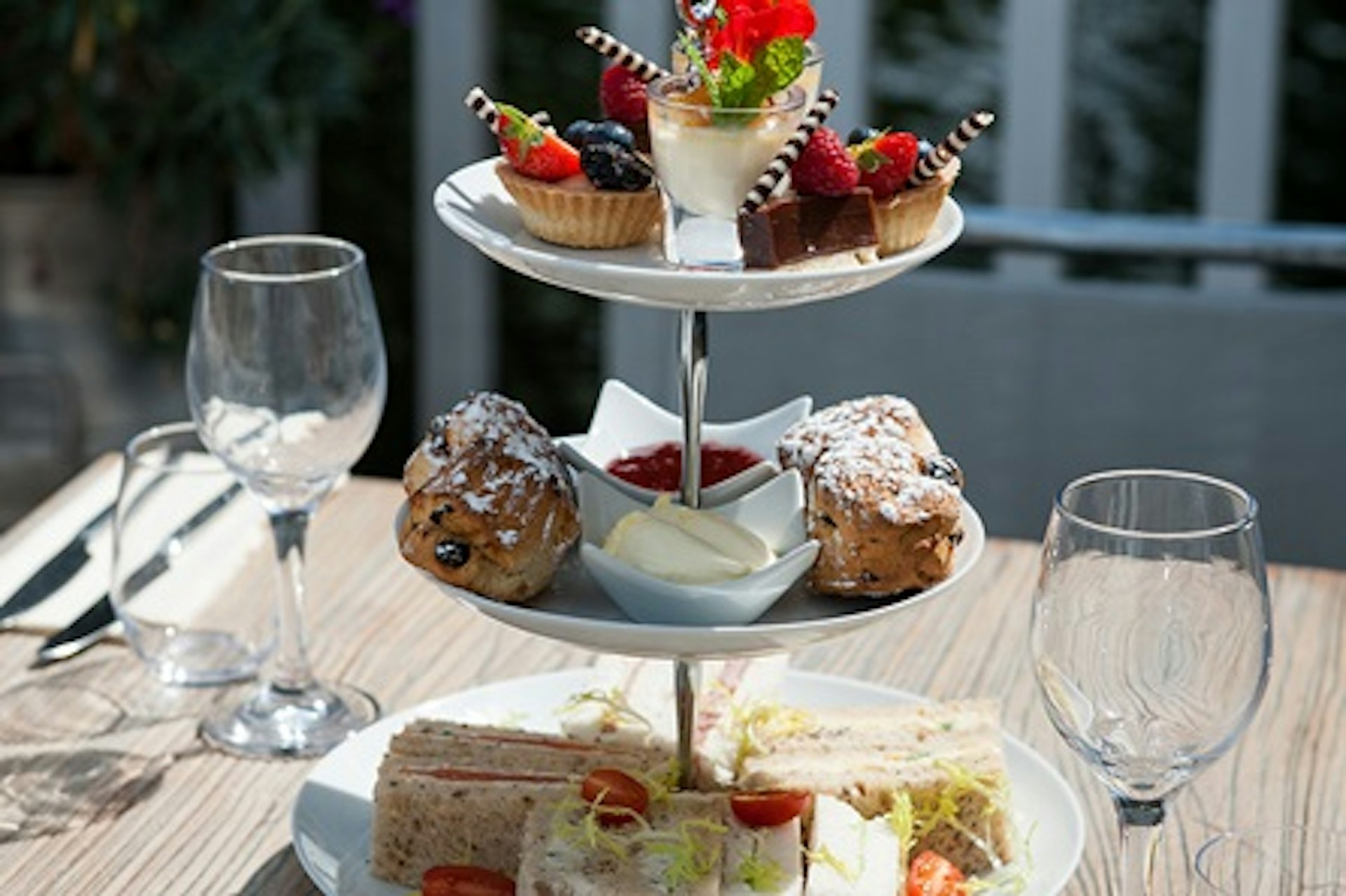 Riverside Afternoon Tea for Two with Bubbly in Oxford 1