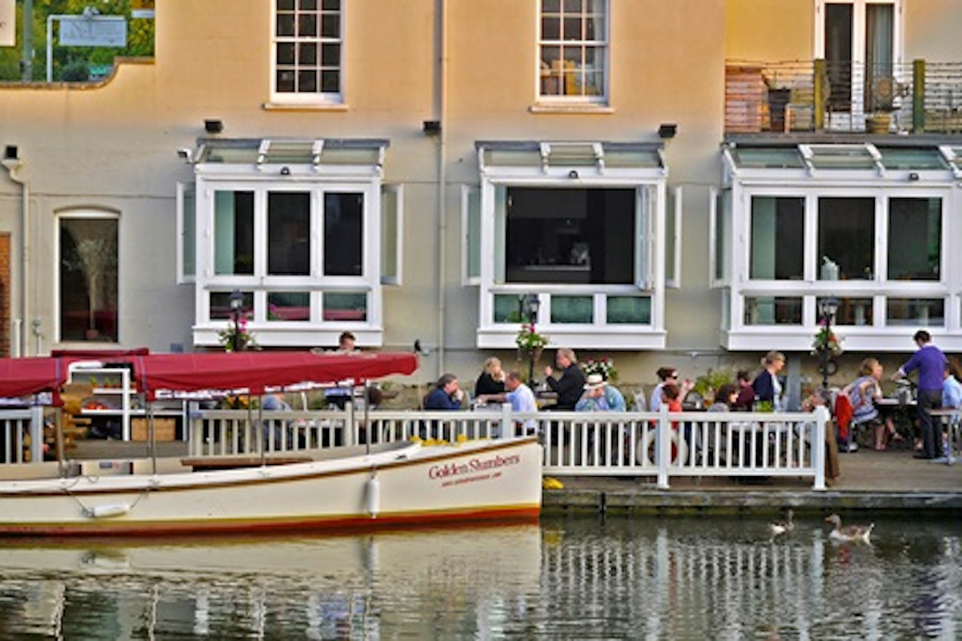 Riverside Afternoon Tea for Two with Bubbly in Oxford 2