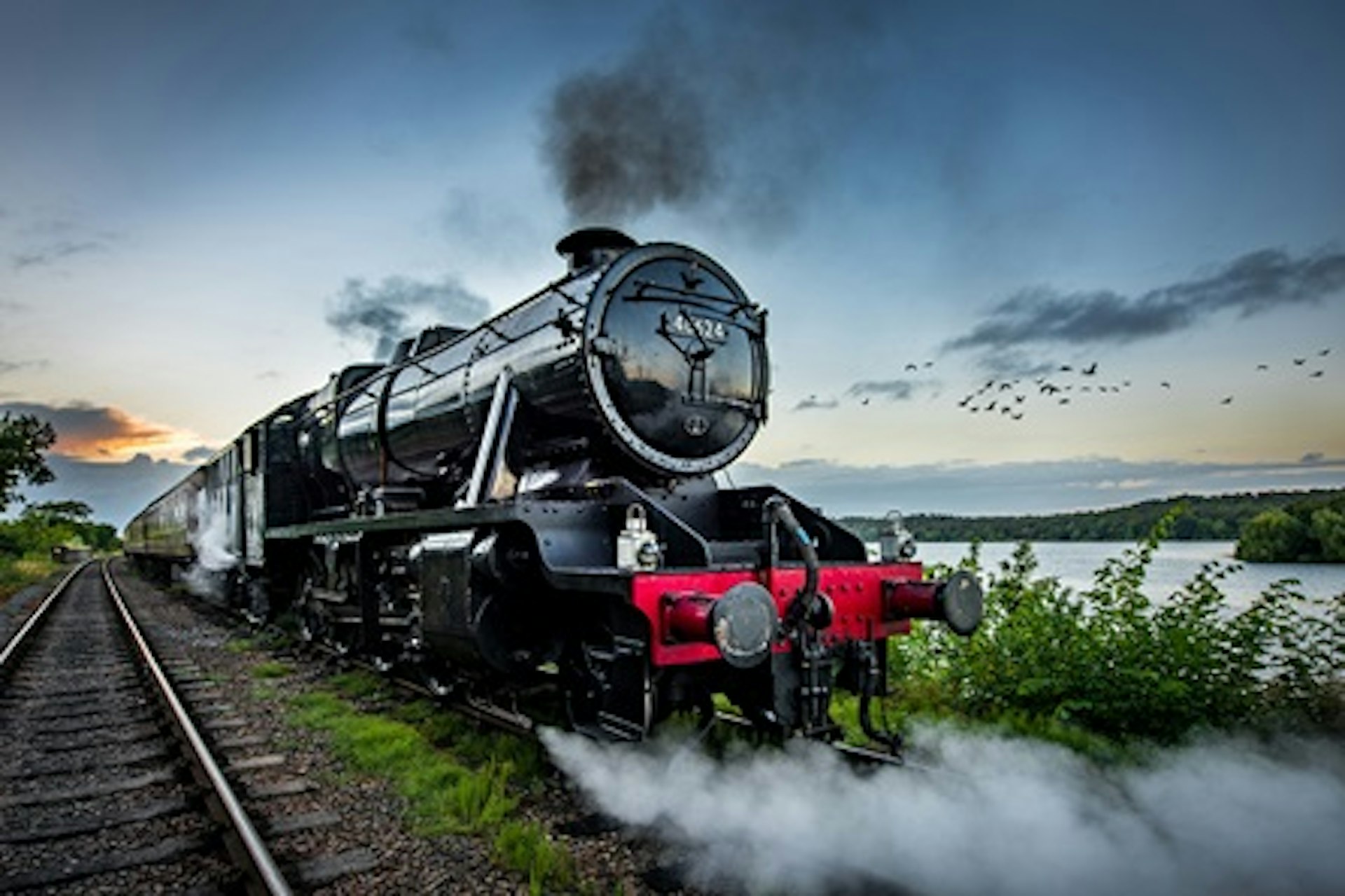 Saturday Lunch Experience for Four aboard The South Yorkshireman Steam Train 4