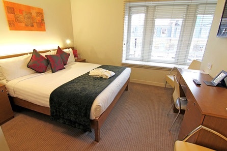 Sunday Night London Boutique Escape for Two at Ambassadors Bloomsbury Hotel 2