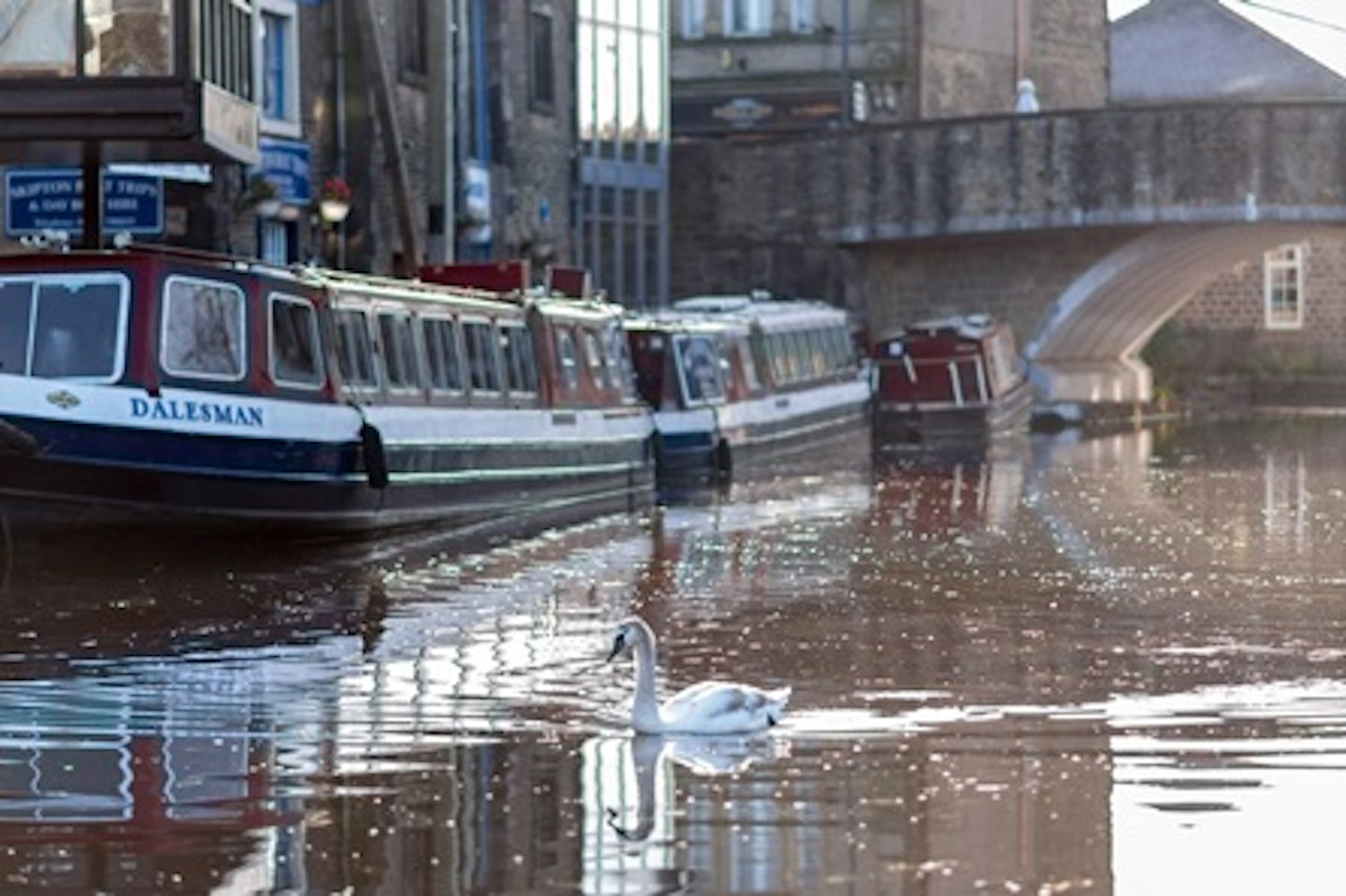 Sunday Roast Dinner Cruise on the Leeds & Liverpool Canal for Two 2