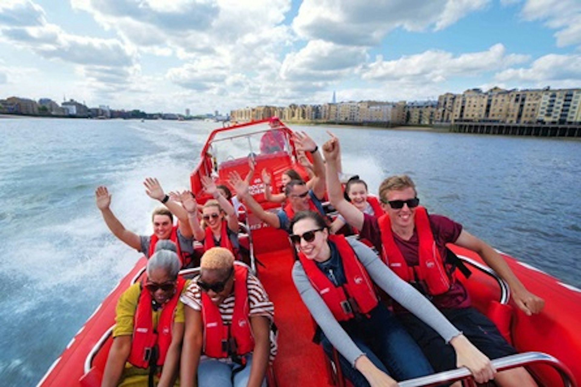 Thames Rockets Speedboat Experience and London Eye For Two 3