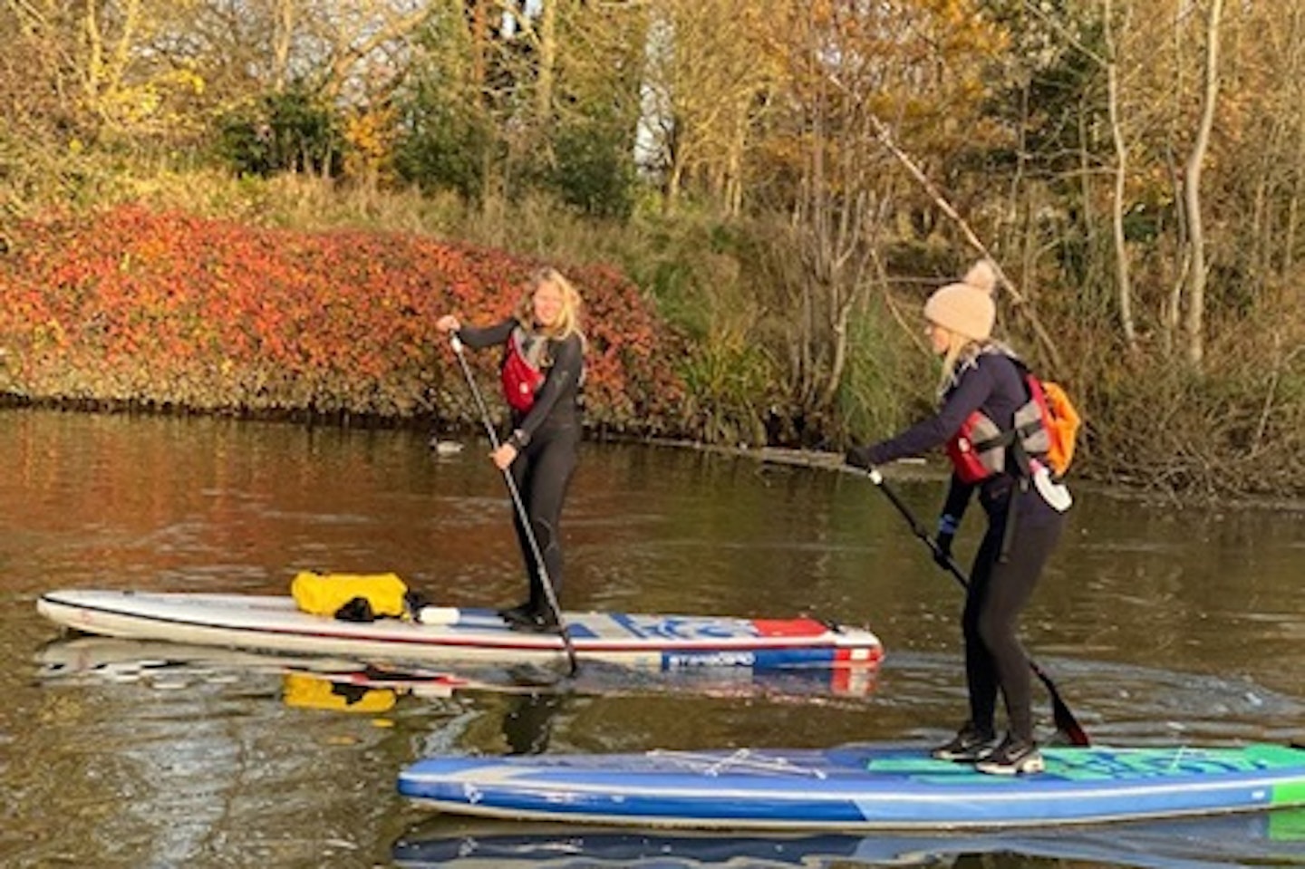 Stand Up Paddleboarding and a Pint or Prosecco on The Thames at Richmond For Two 2