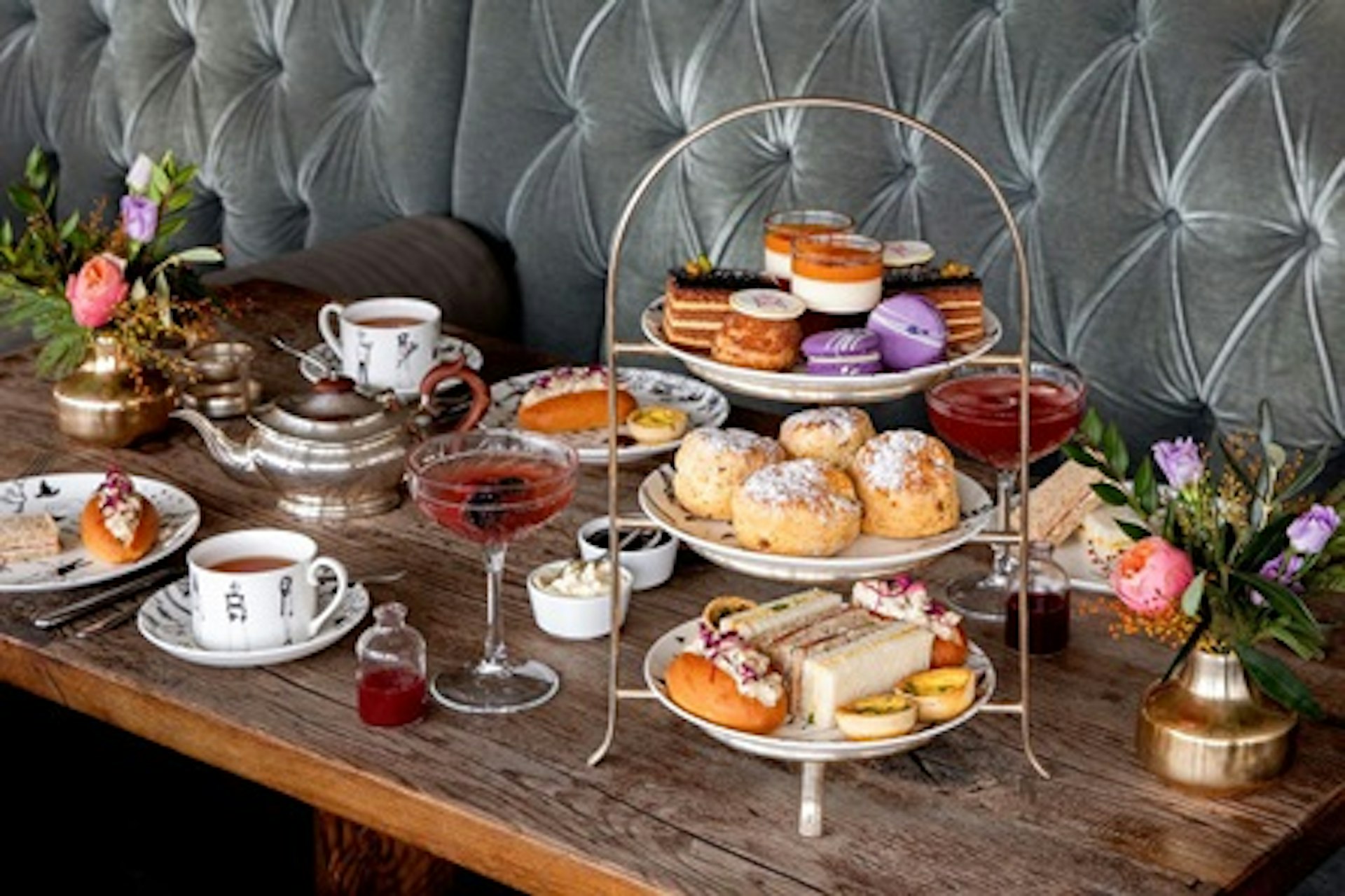 Theatrical Inspired Afternoon Tea for Two at The Swan at The Globe 2