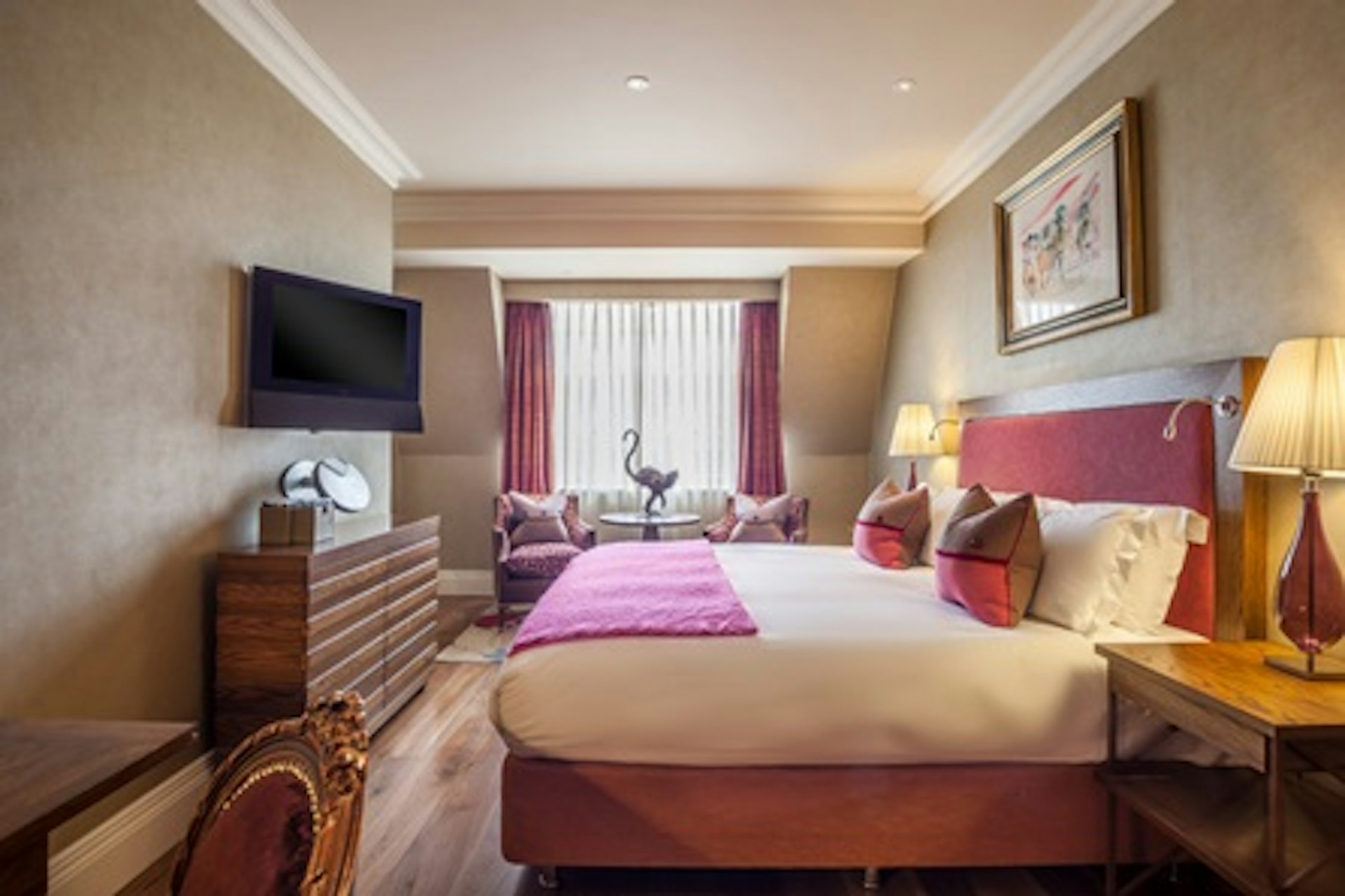 Two Night Pamper Break with Treatment, Dinner and Prosecco for Two at the 5* Roseate Reading 2