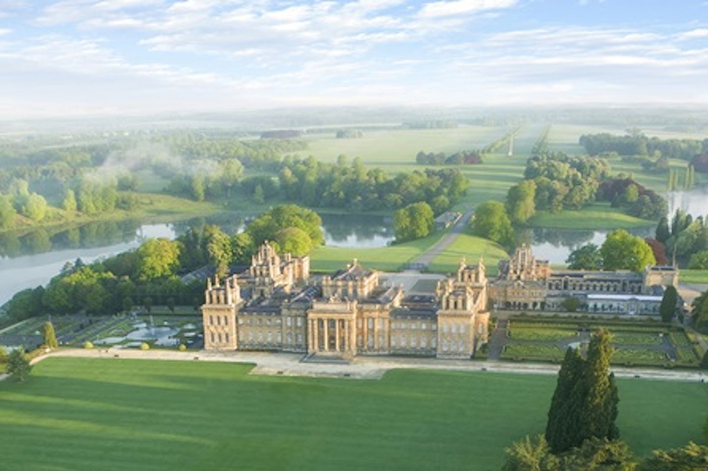 Visit to Blenheim Palace and Lunch at The Crown in Woodstock for Two