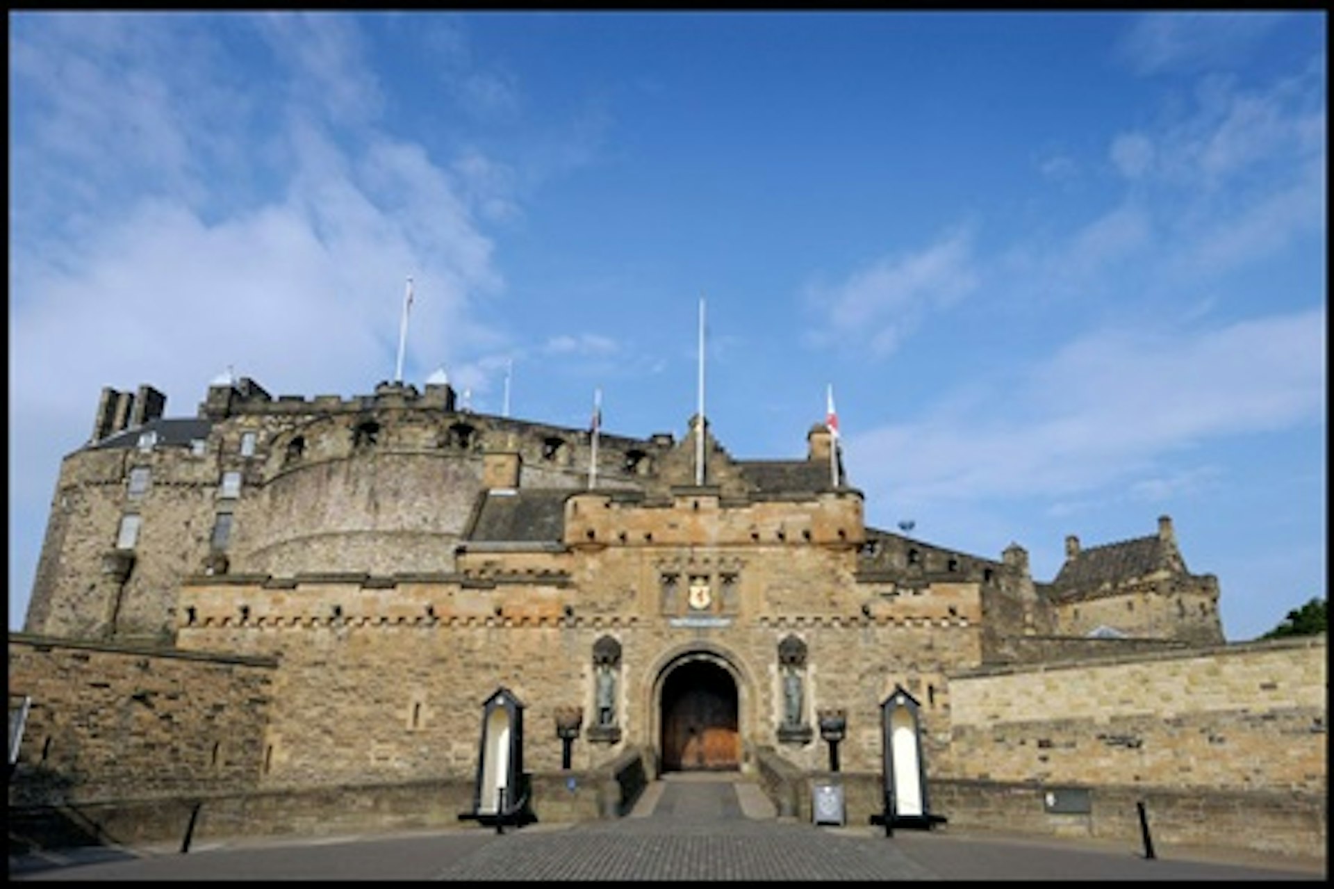 Visit to Edinburgh Castle with Three Course Meal at Gusto Italian for Two 1
