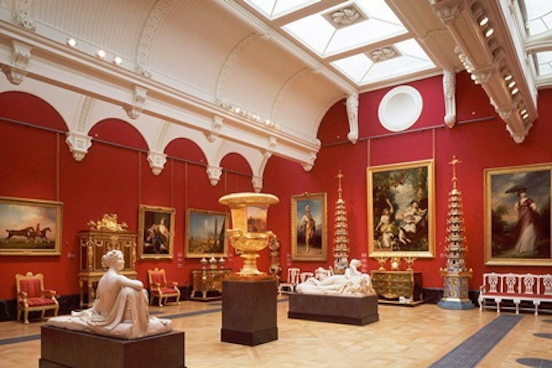 Visit to Queen's Gallery and Royal Afternoon Tea for Two 1