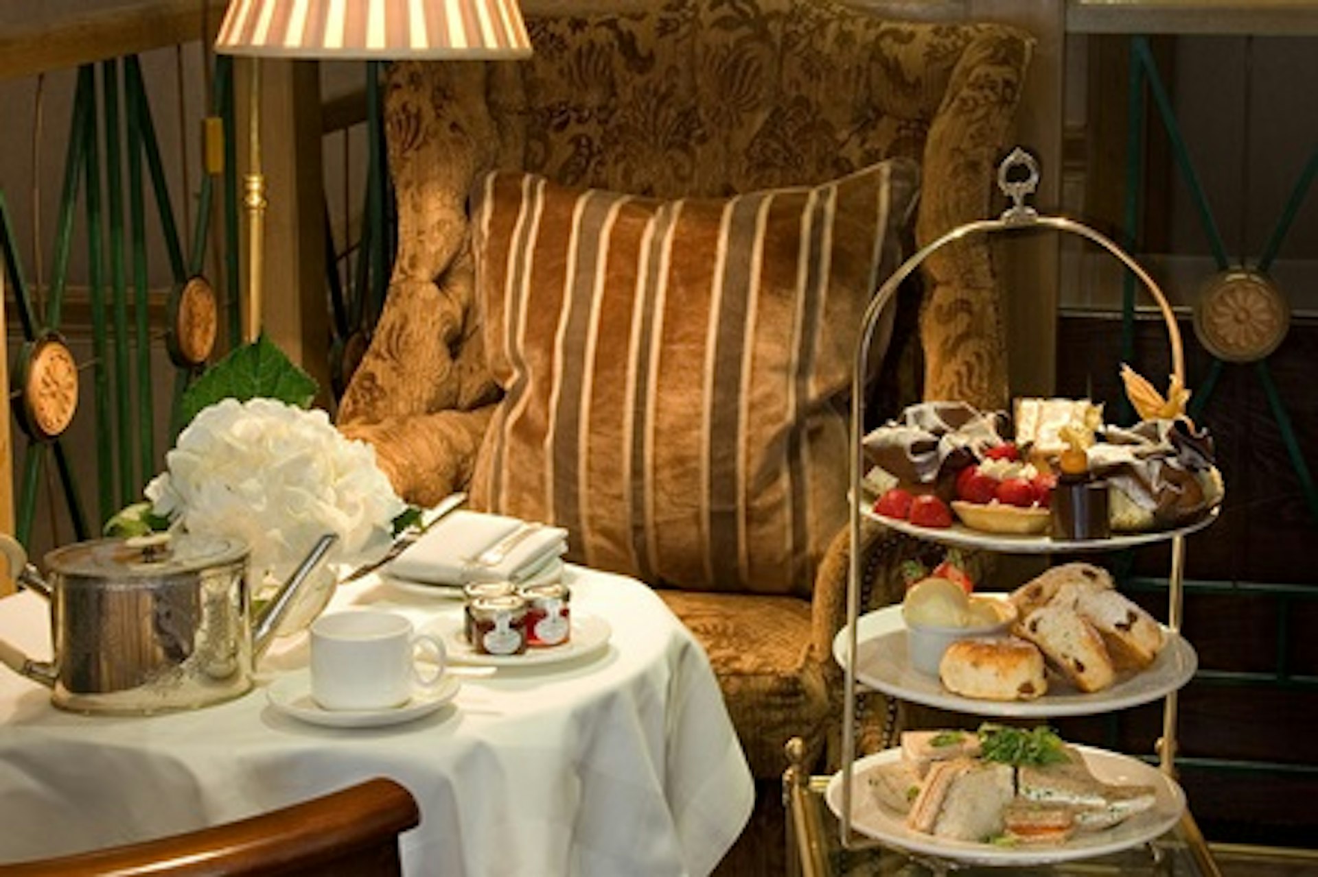 Visit to Queen's Gallery and Royal Afternoon Tea for Two 2