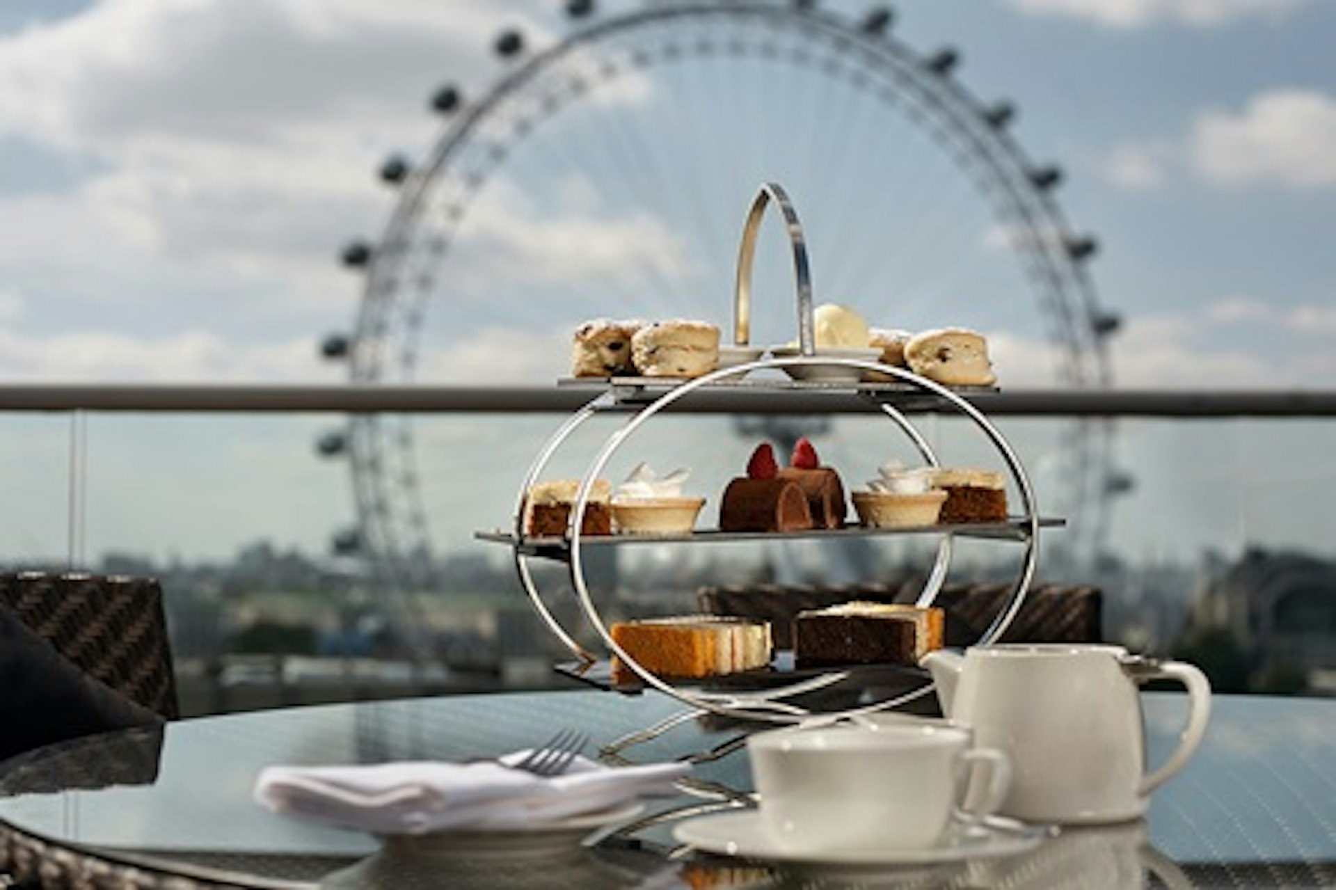 Visit to the Houses of Parliament, Afternoon Tea at The Park Plaza and River Cruise for Two 2